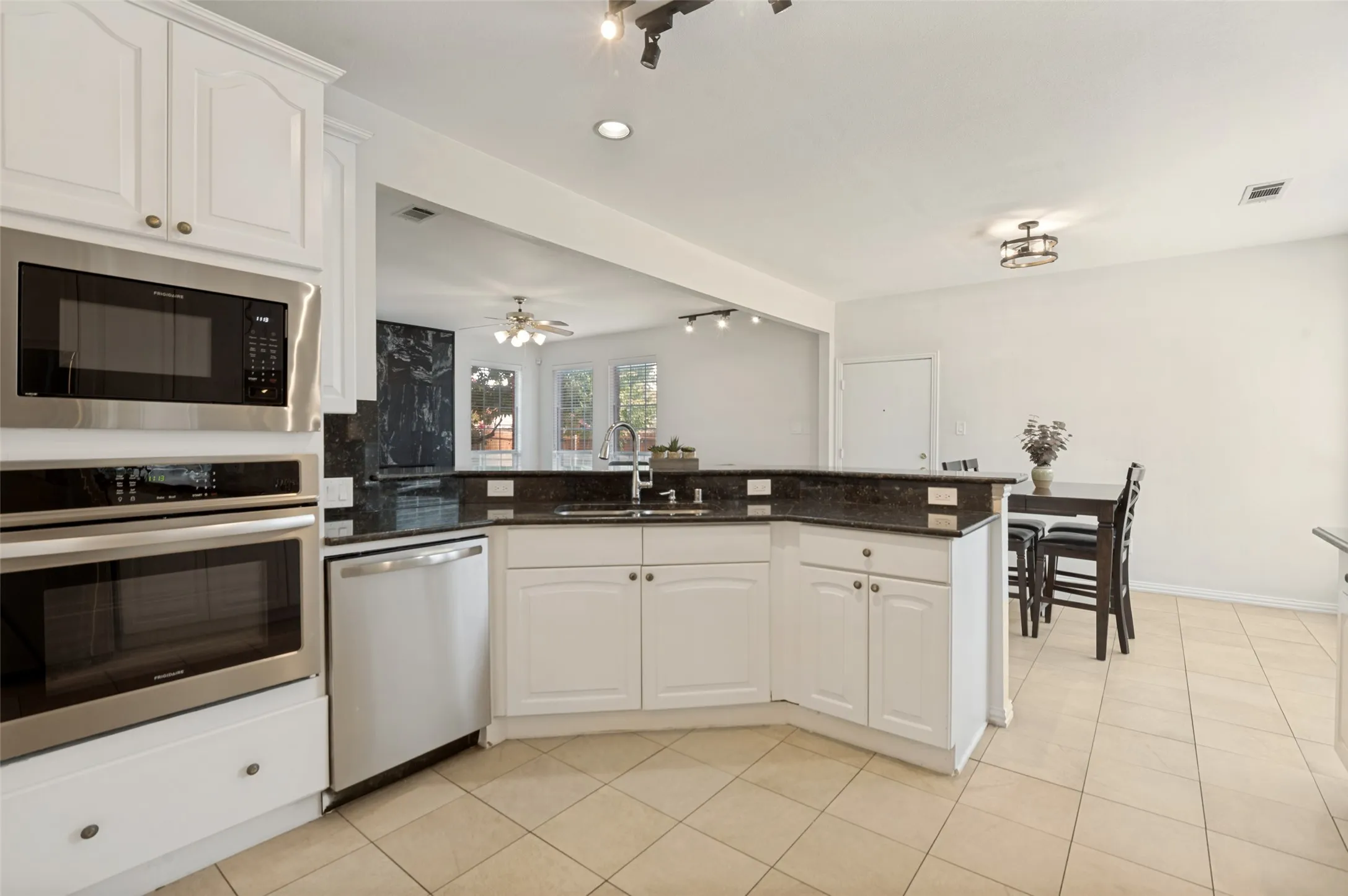 Single Family Residence For Sale in Collin County , 7735 Worthing Street, Dallas, Texas 75252, 4 Bedroom, 4 Bathroom, 2 Garage spaces, 3,221 Sqft, built in 1995, mls#21406890, Real Estate Agent in Dallas, Homes For Sale in Collin county, Homes For Sale in Dallas, Realtor in Dallas Texas, Real Estate Brokerage Independent Realty Texas, Luminita Cordes Realtor