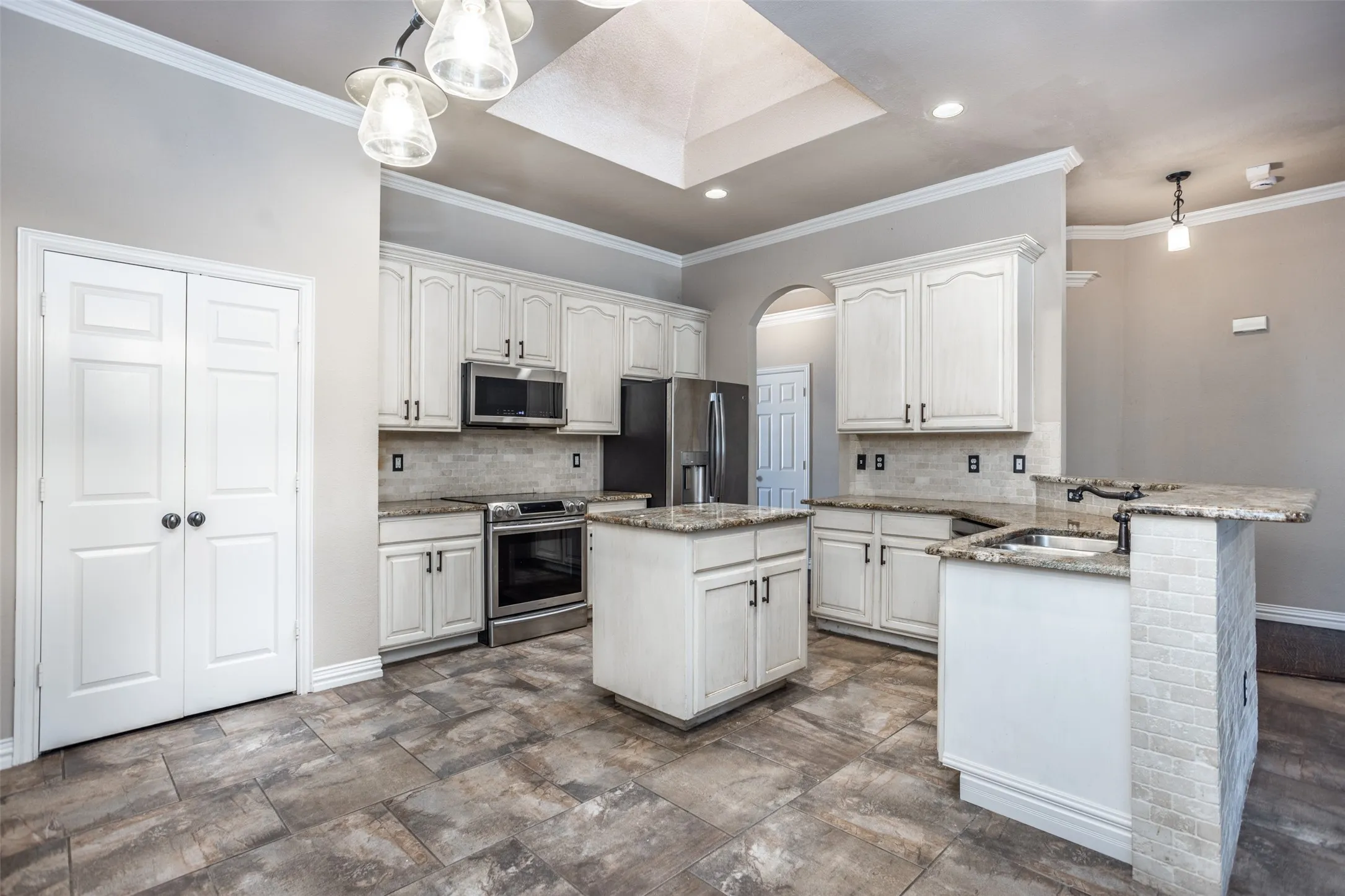 Single Family Residence For Sale in Denton County , 1812 Copper Leaf Drive, Corinth, Texas 76210, 3 Bedroom, 2 Bathroom, 2 Garage spaces, 1,984 Sqft, built in 2001, mls#21406785, Real Estate Agent in Corinth, Homes For Sale in Denton county, Homes For Sale in Corinth, Realtor in Corinth Texas, Real Estate Brokerage Independent Realty Texas, Luminita Cordes Realtor