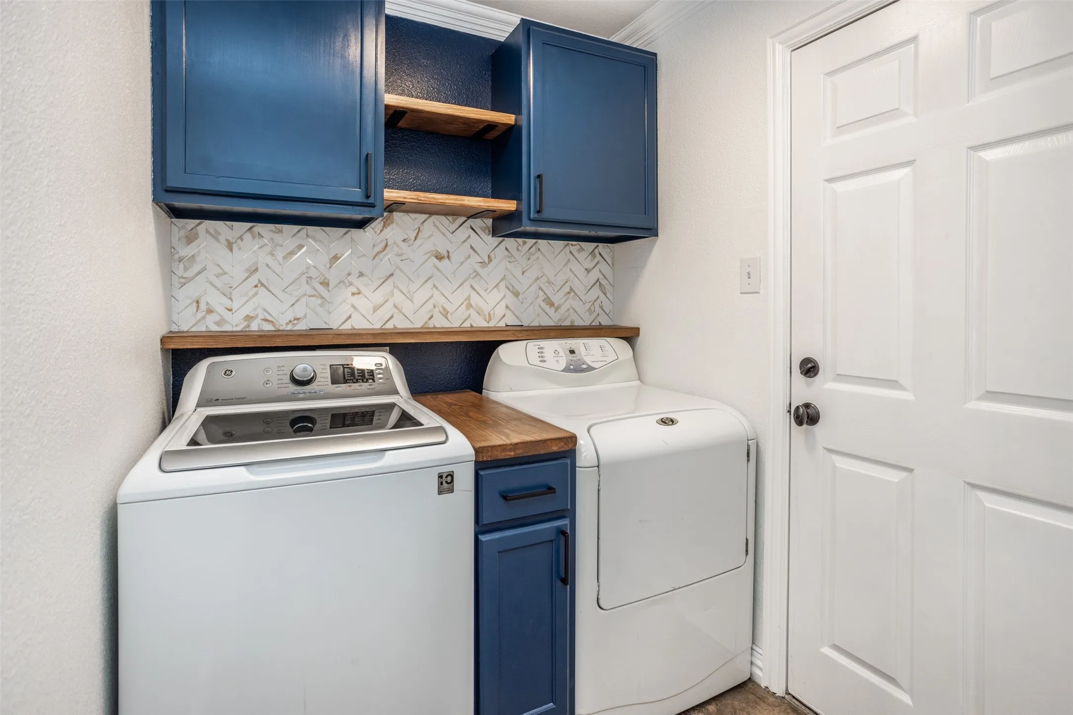 Single Family Residence For Sale in Denton County , 1812 Copper Leaf Drive, Corinth, Texas 76210, 3 Bedroom, 2 Bathroom, 2 Garage spaces, 1,984 Sqft, built in 2001, mls#21406785, Real Estate Agent in Corinth, Homes For Sale in Denton county, Homes For Sale in Corinth, Realtor in Corinth Texas, Real Estate Brokerage Independent Realty Texas, Luminita Cordes Realtor