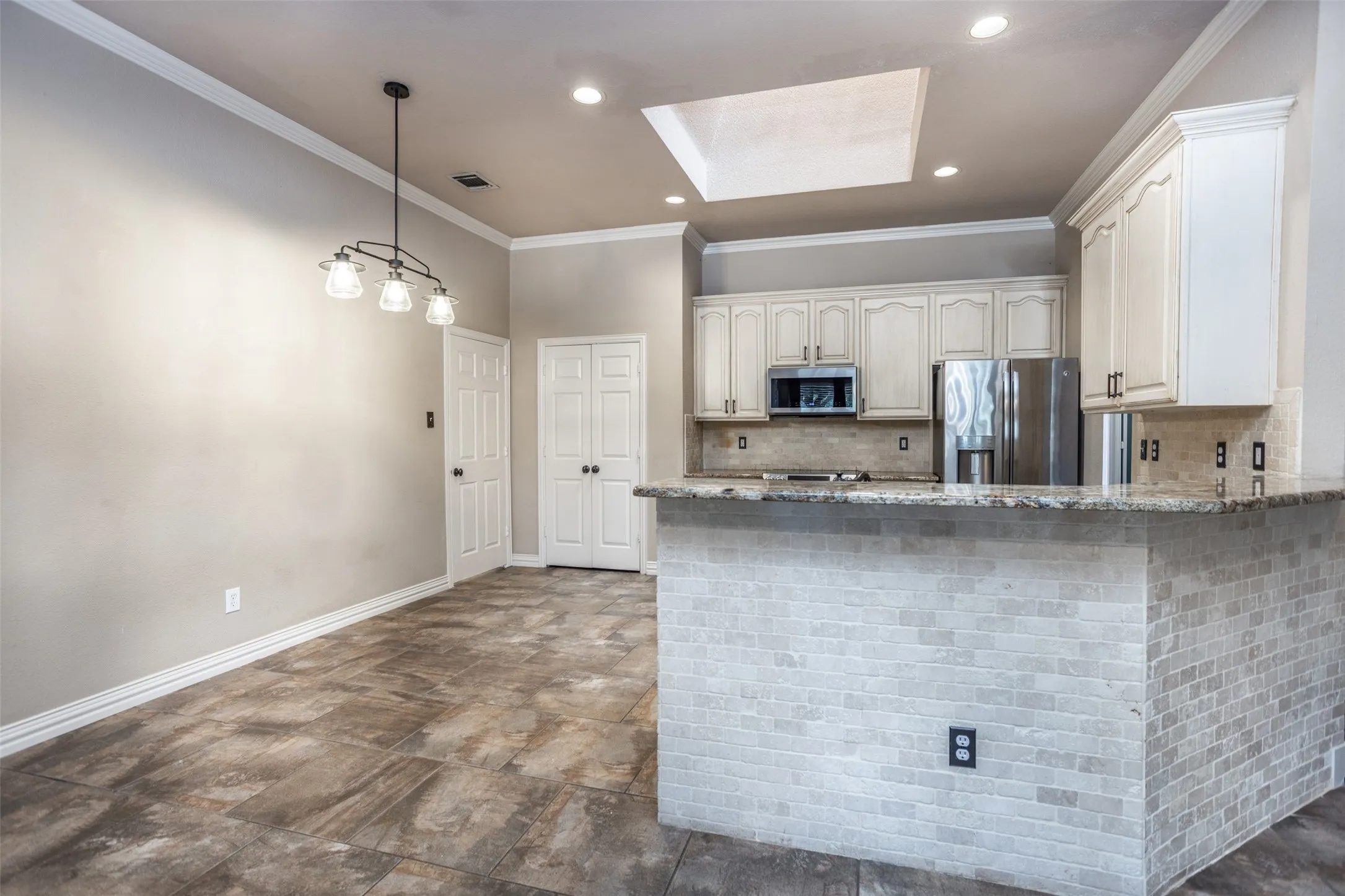 Single Family Residence For Sale in Denton County , 1812 Copper Leaf Drive, Corinth, Texas 76210, 3 Bedroom, 2 Bathroom, 2 Garage spaces, 1,984 Sqft, built in 2001, mls#21406785, Real Estate Agent in Corinth, Homes For Sale in Denton county, Homes For Sale in Corinth, Realtor in Corinth Texas, Real Estate Brokerage Independent Realty Texas, Luminita Cordes Realtor