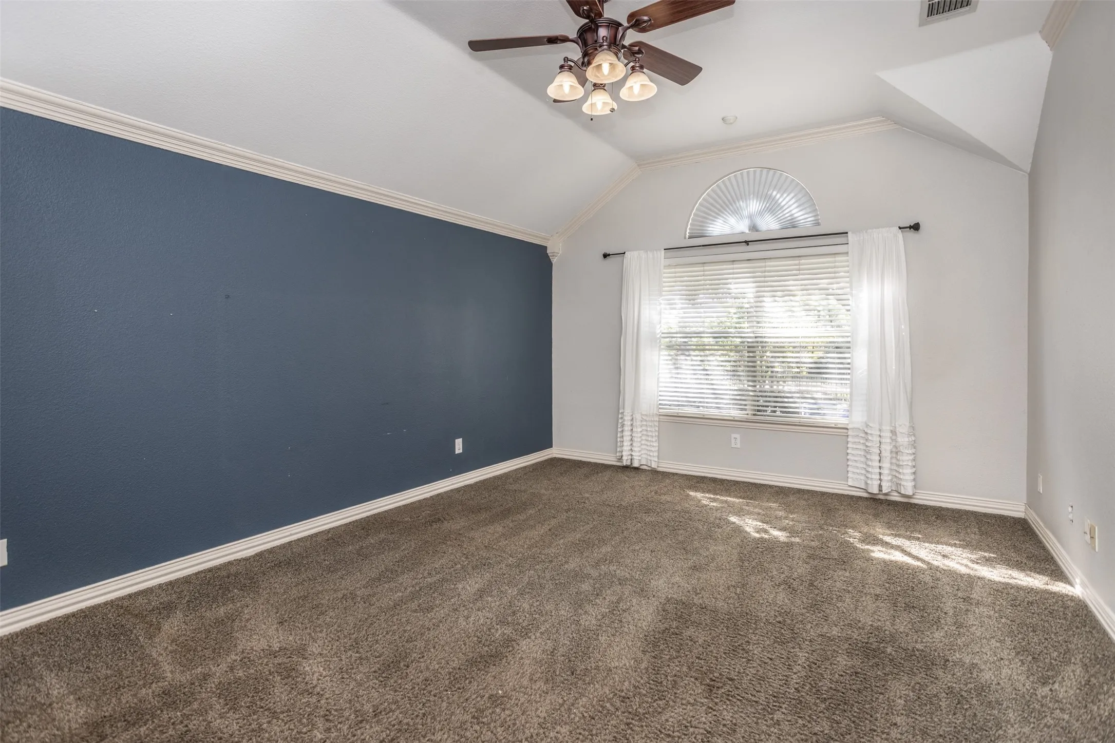 Single Family Residence For Sale in Denton County , 1812 Copper Leaf Drive, Corinth, Texas 76210, 3 Bedroom, 2 Bathroom, 2 Garage spaces, 1,984 Sqft, built in 2001, mls#21406785, Real Estate Agent in Corinth, Homes For Sale in Denton county, Homes For Sale in Corinth, Realtor in Corinth Texas, Real Estate Brokerage Independent Realty Texas, Luminita Cordes Realtor