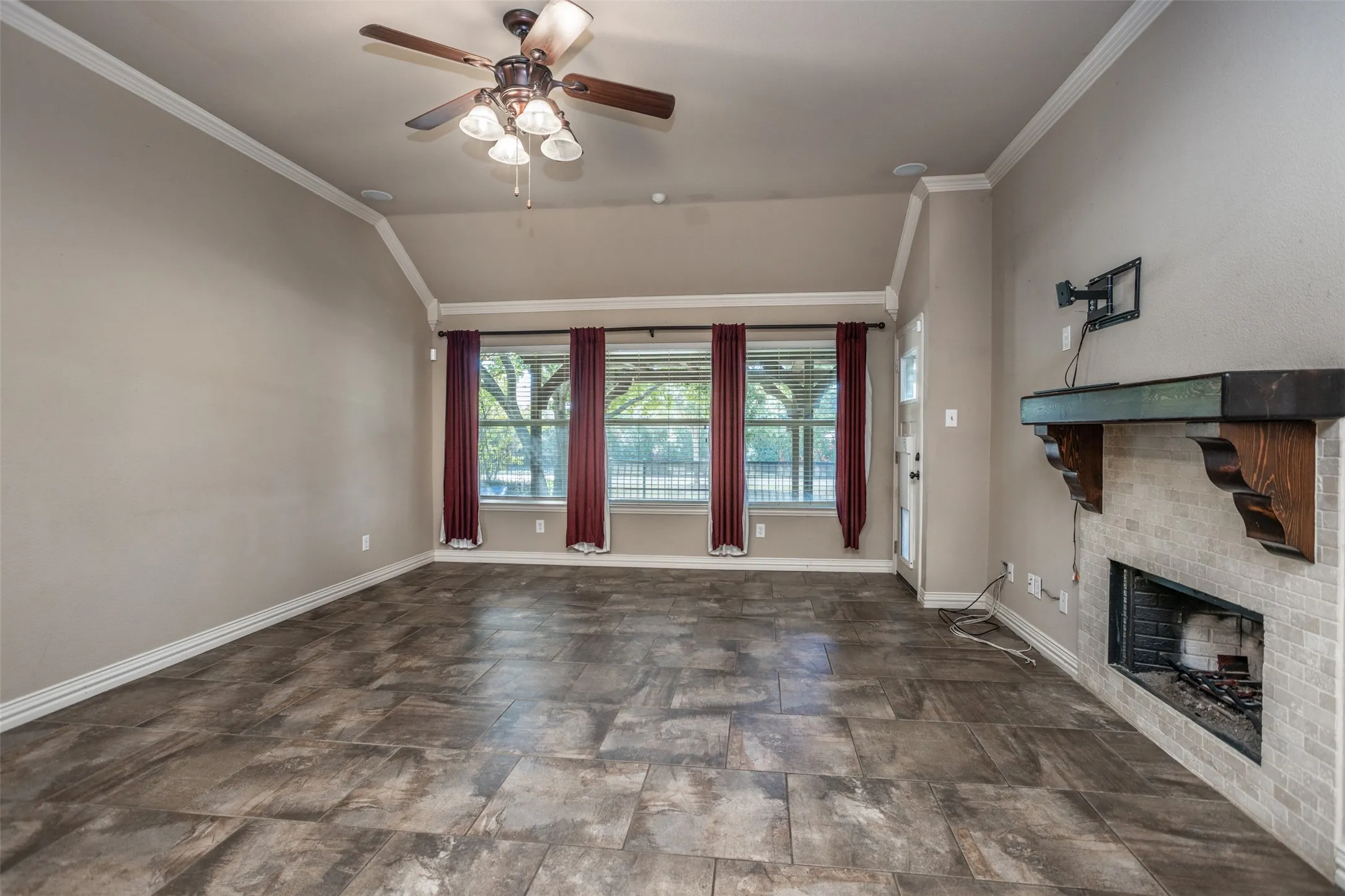 Single Family Residence For Sale in Denton County , 1812 Copper Leaf Drive, Corinth, Texas 76210, 3 Bedroom, 2 Bathroom, 2 Garage spaces, 1,984 Sqft, built in 2001, mls#21406785, Real Estate Agent in Corinth, Homes For Sale in Denton county, Homes For Sale in Corinth, Realtor in Corinth Texas, Real Estate Brokerage Independent Realty Texas, Luminita Cordes Realtor