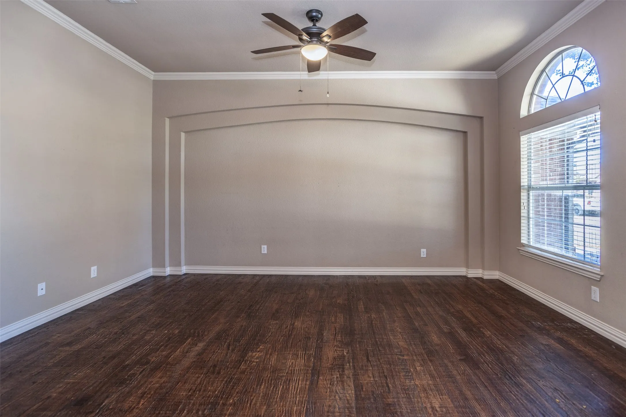 Single Family Residence For Sale in Denton County , 1812 Copper Leaf Drive, Corinth, Texas 76210, 3 Bedroom, 2 Bathroom, 2 Garage spaces, 1,984 Sqft, built in 2001, mls#21406785, Real Estate Agent in Corinth, Homes For Sale in Denton county, Homes For Sale in Corinth, Realtor in Corinth Texas, Real Estate Brokerage Independent Realty Texas, Luminita Cordes Realtor