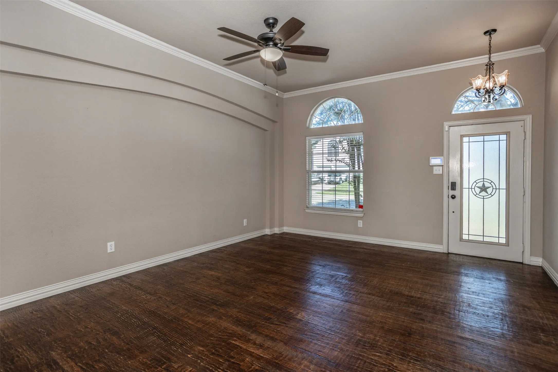Single Family Residence For Sale in Denton County , 1812 Copper Leaf Drive, Corinth, Texas 76210, 3 Bedroom, 2 Bathroom, 2 Garage spaces, 1,984 Sqft, built in 2001, mls#21406785, Real Estate Agent in Corinth, Homes For Sale in Denton county, Homes For Sale in Corinth, Realtor in Corinth Texas, Real Estate Brokerage Independent Realty Texas, Luminita Cordes Realtor