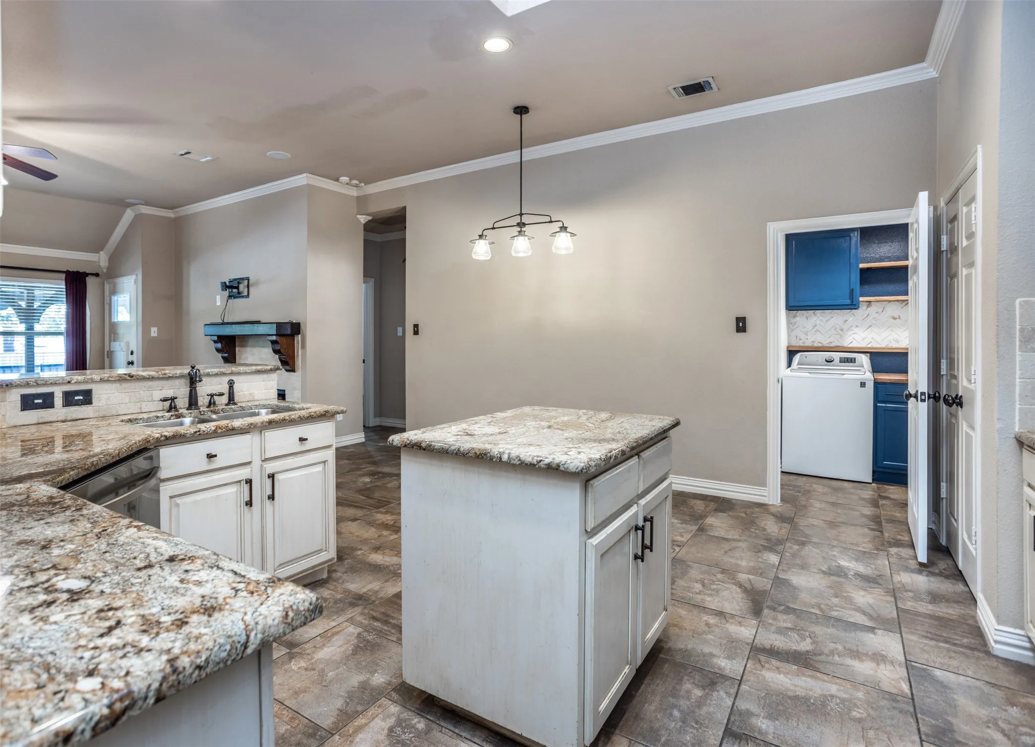 Single Family Residence For Sale in Denton County , 1812 Copper Leaf Drive, Corinth, Texas 76210, 3 Bedroom, 2 Bathroom, 2 Garage spaces, 1,984 Sqft, built in 2001, mls#21406785, Real Estate Agent in Corinth, Homes For Sale in Denton county, Homes For Sale in Corinth, Realtor in Corinth Texas, Real Estate Brokerage Independent Realty Texas, Luminita Cordes Realtor