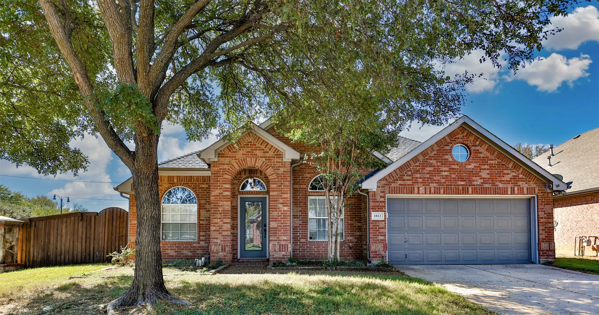 Single Family Residence For Sale in Denton County , 1812 Copper Leaf Drive, Corinth, Texas 76210, 3 Bedroom, 2 Bathroom, 2 Garage spaces, 1,984 Sqft, built in 2001, mls#21406785, Real Estate Agent in Corinth, Homes For Sale in Denton county, Homes For Sale in Corinth, Realtor in Corinth Texas, Real Estate Brokerage Independent Realty Texas, Luminita Cordes Realtor