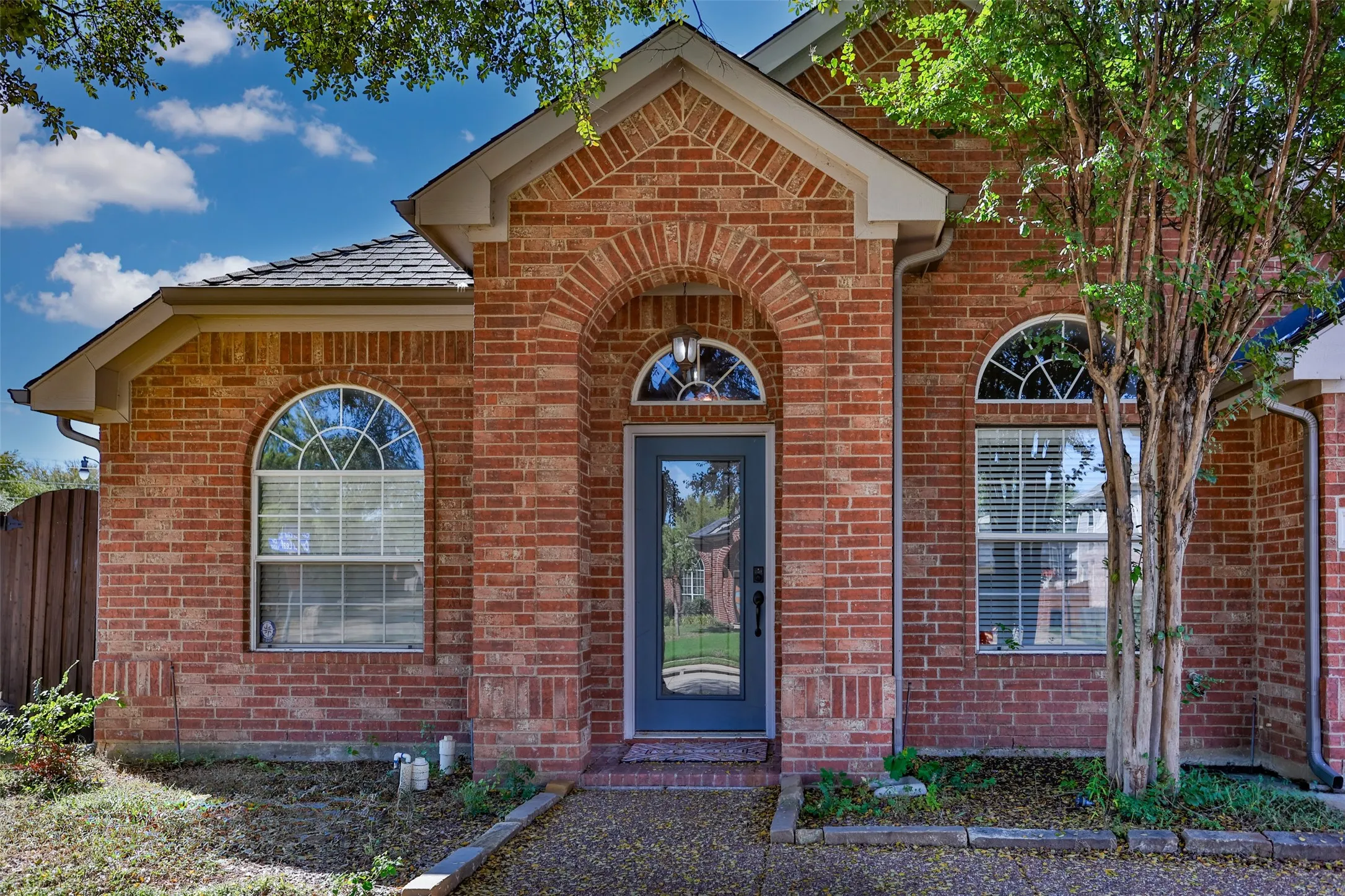 Single Family Residence For Sale in Denton County , 1812 Copper Leaf Drive, Corinth, Texas 76210, 3 Bedroom, 2 Bathroom, 2 Garage spaces, 1,984 Sqft, built in 2001, mls#21406785, Real Estate Agent in Corinth, Homes For Sale in Denton county, Homes For Sale in Corinth, Realtor in Corinth Texas, Real Estate Brokerage Independent Realty Texas, Luminita Cordes Realtor