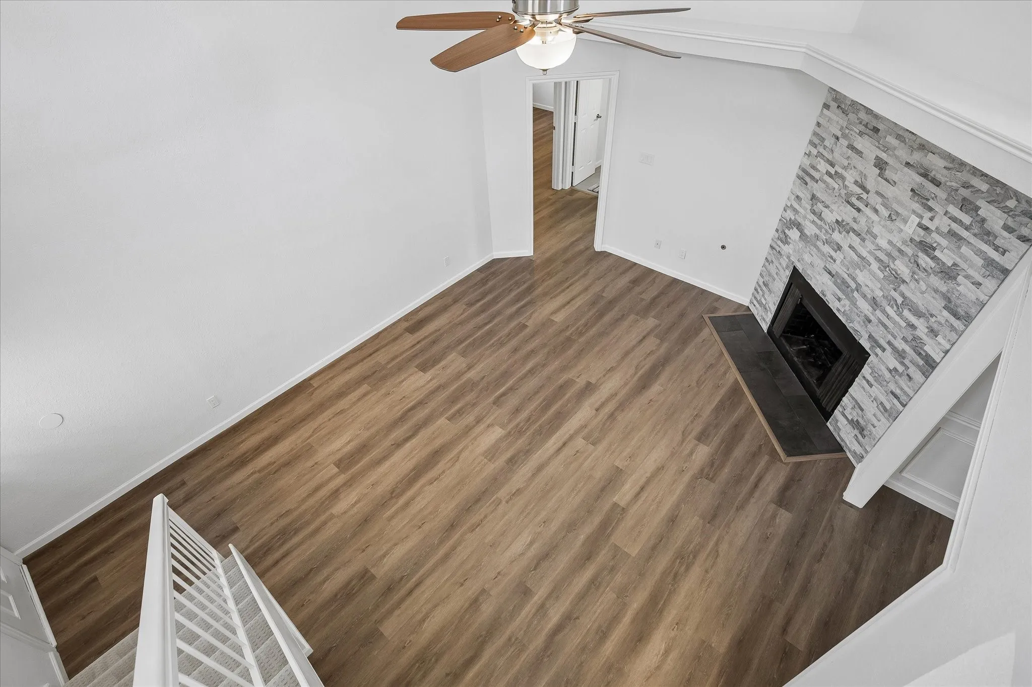 Single Family Residence For Sale in Tarrant County , 1476 Hampton Road, Grapevine, Texas 76051, 3 Bedroom, 2 Bathroom, 2 Garage spaces, 1,526 Sqft, built in 1986, mls#21401891, Real Estate Agent in Grapevine, Homes For Sale in Tarrant county, Homes For Sale in Grapevine, Realtor in Grapevine Texas, Real Estate Brokerage Independent Realty Texas, Luminita Cordes Realtor