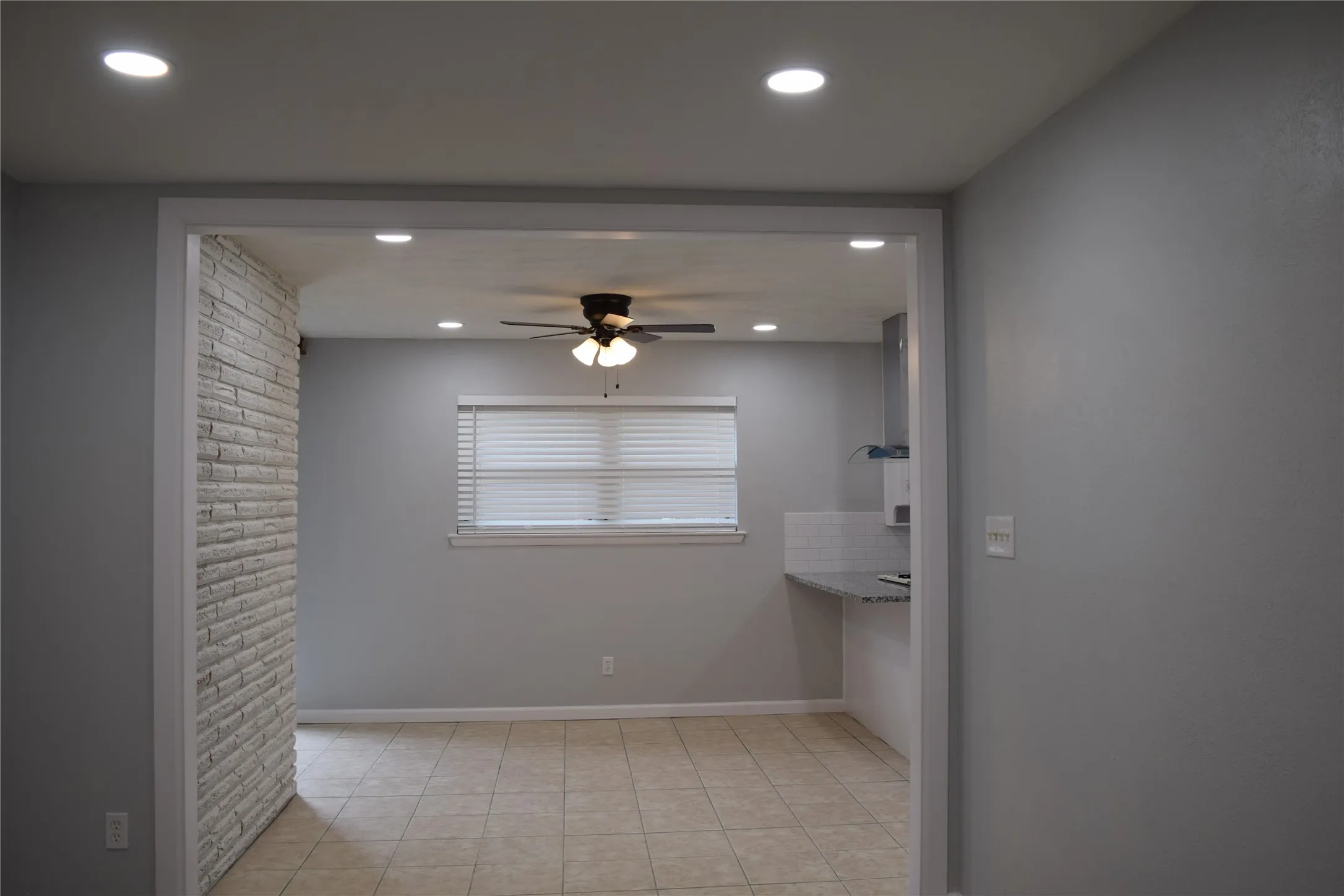 Single Family Residence For Rent in Tarrant County , 853 Joanna Drive, Hurst, Texas 76053, 3 Bedroom, 2 Bathroom, 2 Garage spaces, 1,863 Sqft, built in 1963, mls#21406924, Real Estate Agent in Hurst, Homes For Rent in Tarrant county, Homes For Rent in Hurst, Realtor in Hurst Texas, Real Estate Brokerage Independent Realty Texas, Luminita Cordes Realtor