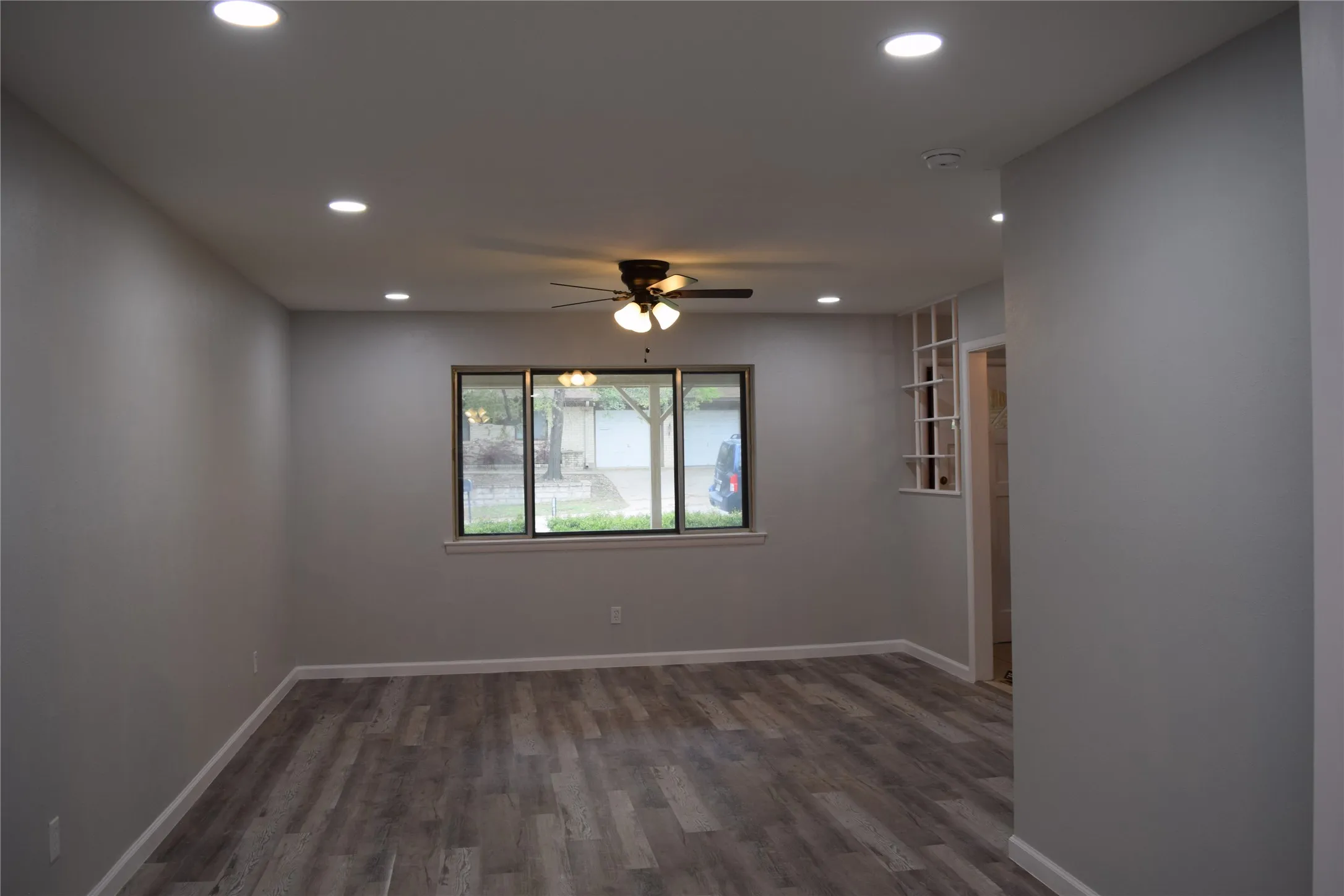 Single Family Residence For Rent in Tarrant County , 853 Joanna Drive, Hurst, Texas 76053, 3 Bedroom, 2 Bathroom, 2 Garage spaces, 1,863 Sqft, built in 1963, mls#21406924, Real Estate Agent in Hurst, Homes For Rent in Tarrant county, Homes For Rent in Hurst, Realtor in Hurst Texas, Real Estate Brokerage Independent Realty Texas, Luminita Cordes Realtor