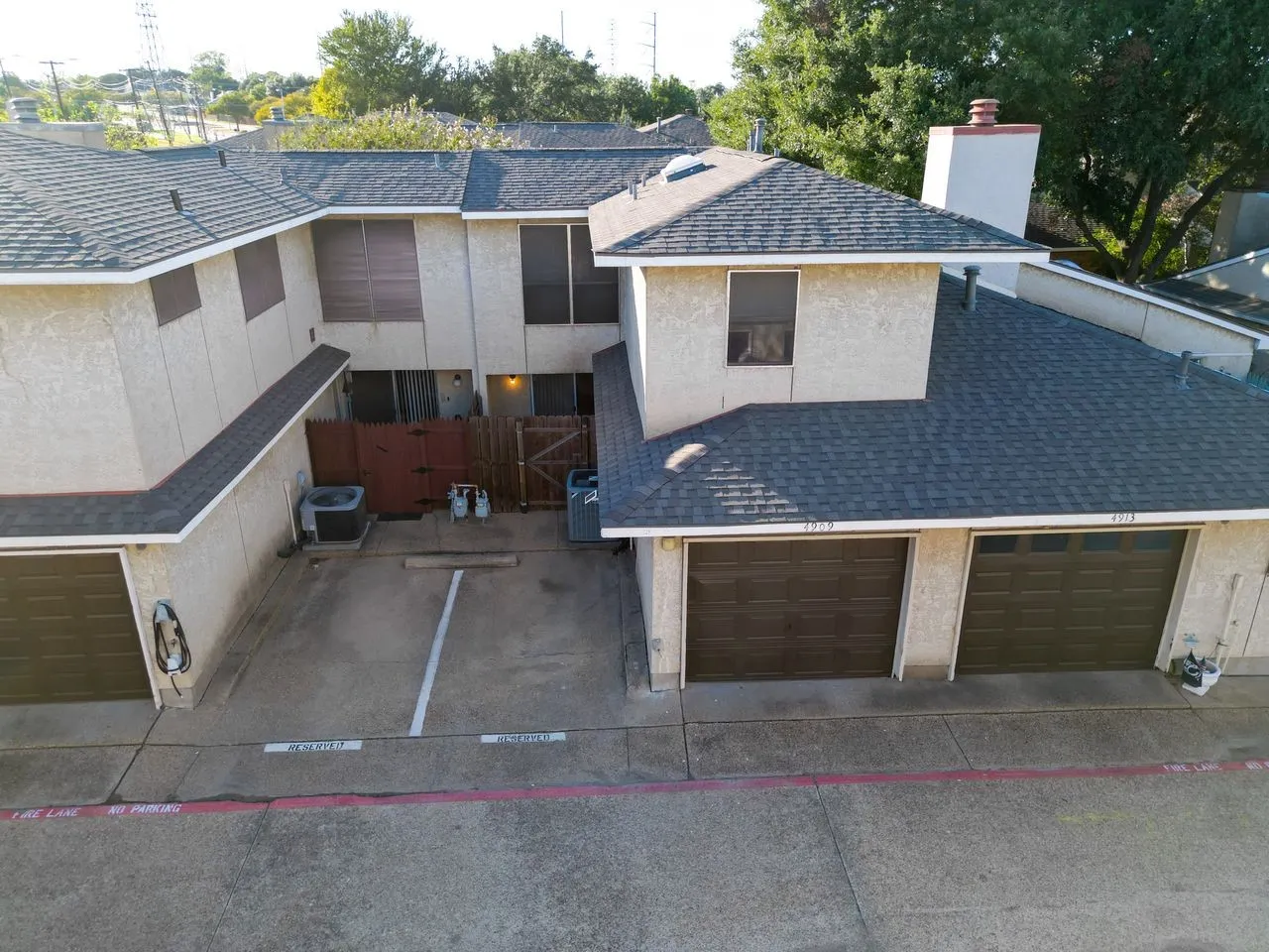 Townhouse For Sale in Dallas County , 4909 Oak Bluff, Mesquite, Texas 75150, 2 Bedroom, 2 Bathroom, 1 Garage spaces, 1,063 Sqft, built in 1984, mls#21406496, Real Estate Agent in Mesquite, Homes For Sale in Dallas county, Homes For Sale in Mesquite, Realtor in Mesquite Texas, Real Estate Brokerage Independent Realty Texas, Luminita Cordes Realtor