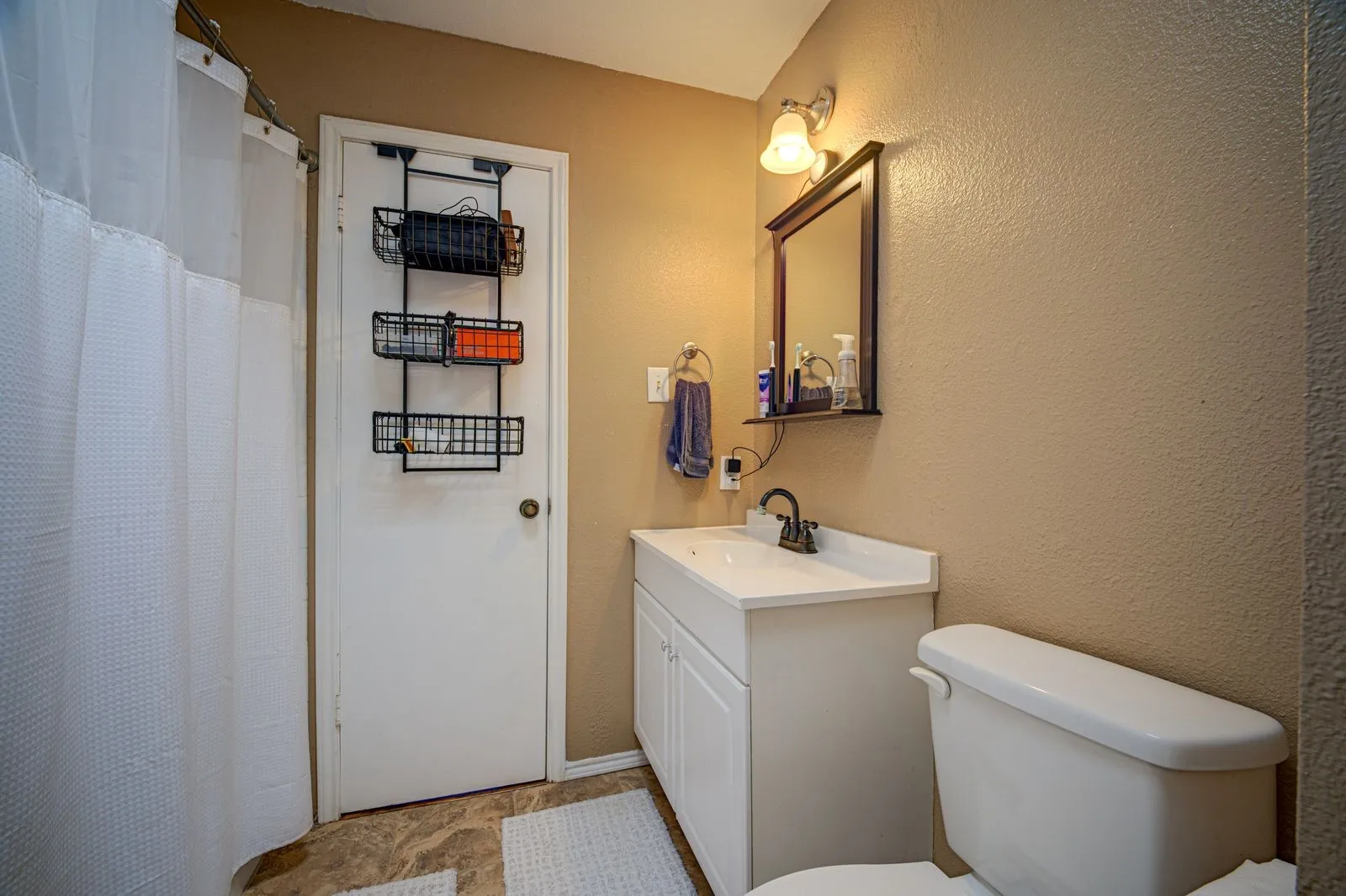 Townhouse For Sale in Dallas County , 4909 Oak Bluff, Mesquite, Texas 75150, 2 Bedroom, 2 Bathroom, 1 Garage spaces, 1,063 Sqft, built in 1984, mls#21406496, Real Estate Agent in Mesquite, Homes For Sale in Dallas county, Homes For Sale in Mesquite, Realtor in Mesquite Texas, Real Estate Brokerage Independent Realty Texas, Luminita Cordes Realtor