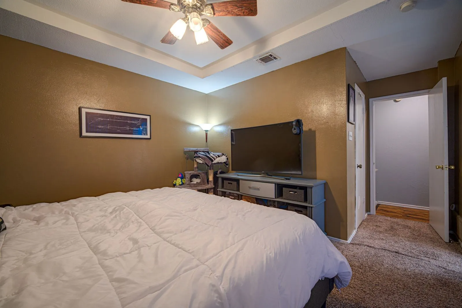 Townhouse For Sale in Dallas County , 4909 Oak Bluff, Mesquite, Texas 75150, 2 Bedroom, 2 Bathroom, 1 Garage spaces, 1,063 Sqft, built in 1984, mls#21406496, Real Estate Agent in Mesquite, Homes For Sale in Dallas county, Homes For Sale in Mesquite, Realtor in Mesquite Texas, Real Estate Brokerage Independent Realty Texas, Luminita Cordes Realtor