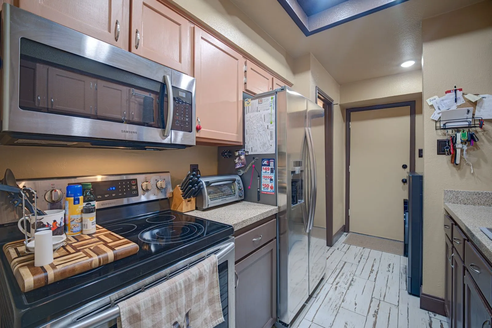 Townhouse For Sale in Dallas County , 4909 Oak Bluff, Mesquite, Texas 75150, 2 Bedroom, 2 Bathroom, 1 Garage spaces, 1,063 Sqft, built in 1984, mls#21406496, Real Estate Agent in Mesquite, Homes For Sale in Dallas county, Homes For Sale in Mesquite, Realtor in Mesquite Texas, Real Estate Brokerage Independent Realty Texas, Luminita Cordes Realtor