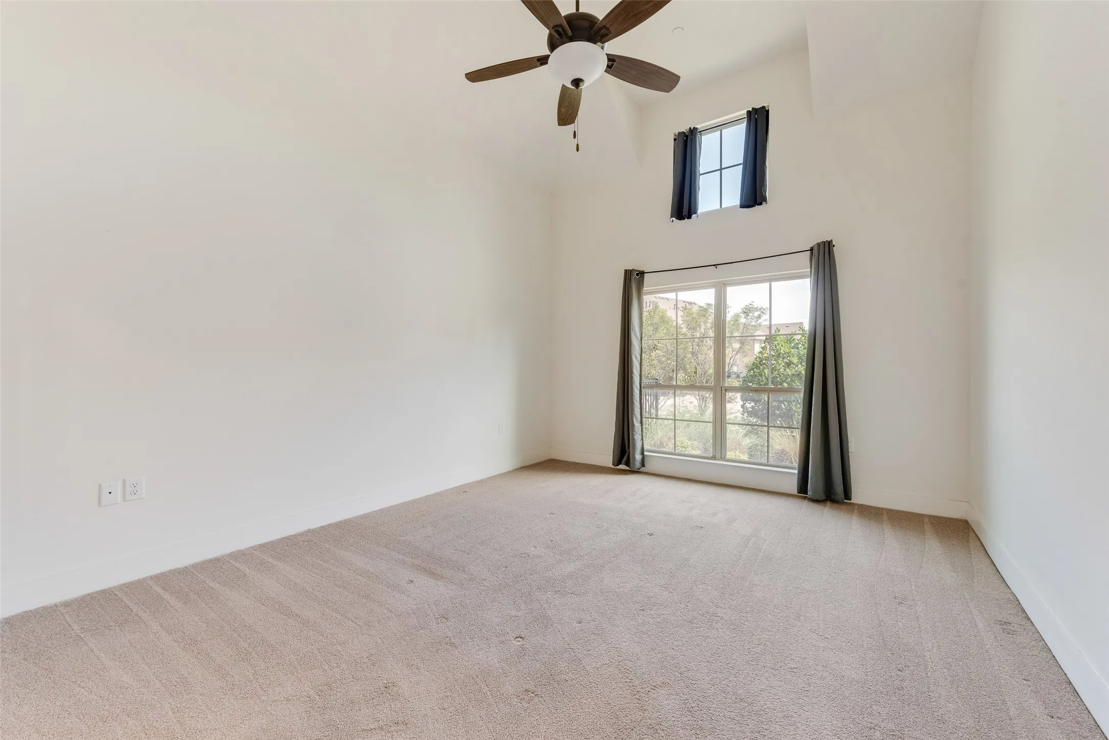 Townhouse For Rent in Tarrant County , 889 Birds Fort Trail, Arlington, Texas 76005, 4 Bedroom, 3 Bathroom, 2 Garage spaces, 2,230 Sqft, built in 2017, mls#21406909, Real Estate Agent in Arlington, Homes For Rent in Tarrant county, Homes For Rent in Arlington, Realtor in Arlington Texas, Real Estate Brokerage Independent Realty Texas, Luminita Cordes Realtor