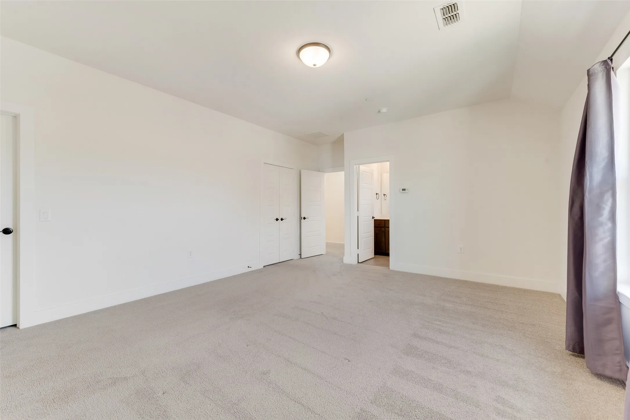 Townhouse For Rent in Tarrant County , 889 Birds Fort Trail, Arlington, Texas 76005, 4 Bedroom, 3 Bathroom, 2 Garage spaces, 2,230 Sqft, built in 2017, mls#21406909, Real Estate Agent in Arlington, Homes For Rent in Tarrant county, Homes For Rent in Arlington, Realtor in Arlington Texas, Real Estate Brokerage Independent Realty Texas, Luminita Cordes Realtor