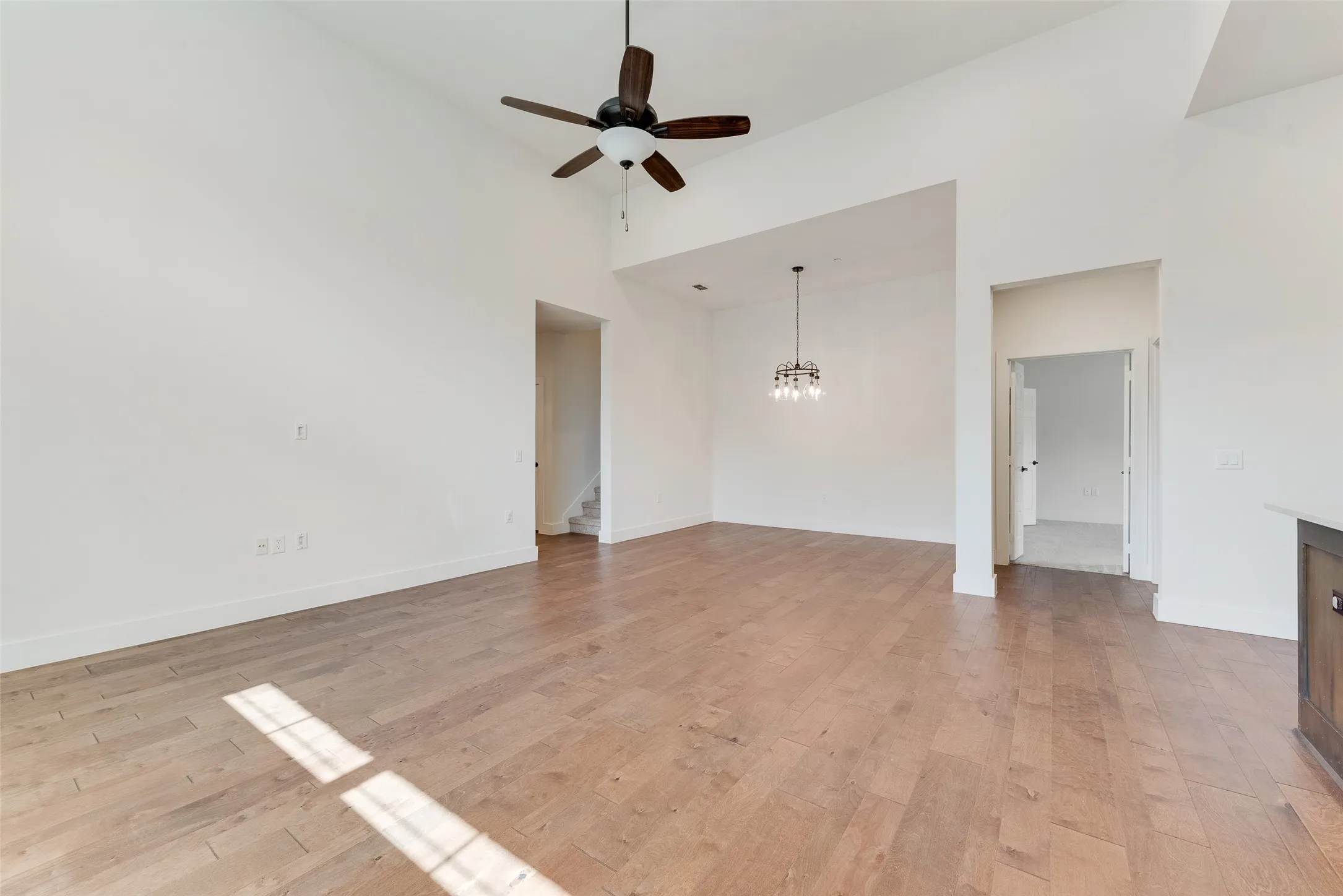 Townhouse For Rent in Tarrant County , 889 Birds Fort Trail, Arlington, Texas 76005, 4 Bedroom, 3 Bathroom, 2 Garage spaces, 2,230 Sqft, built in 2017, mls#21406909, Real Estate Agent in Arlington, Homes For Rent in Tarrant county, Homes For Rent in Arlington, Realtor in Arlington Texas, Real Estate Brokerage Independent Realty Texas, Luminita Cordes Realtor