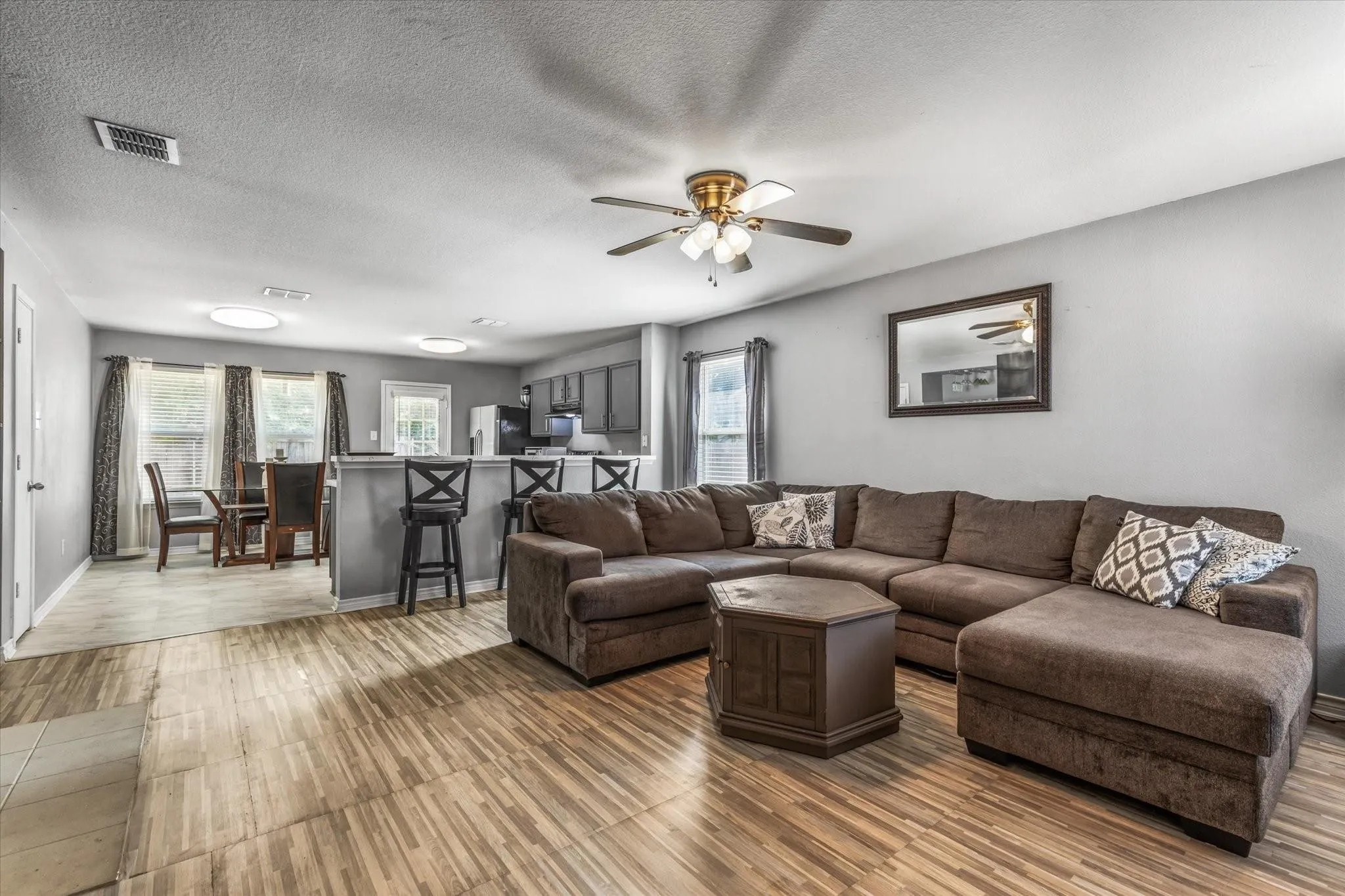 Single Family Residence For Rent in Dallas County , 8610 Mountain Bluff, Dallas, Texas 75227, 3 Bedroom, 2 Bathroom, 2 Garage spaces, 1,474 Sqft, built in 2006, mls#21406087, Real Estate Agent in Dallas, Homes For Rent in Dallas county, Homes For Rent in Dallas, Realtor in Dallas Texas, Real Estate Brokerage Independent Realty Texas, Luminita Cordes Realtor