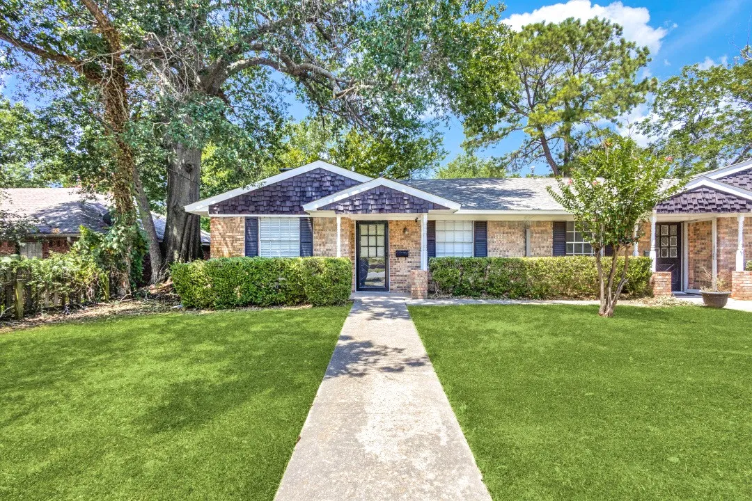 Duplex For Rent