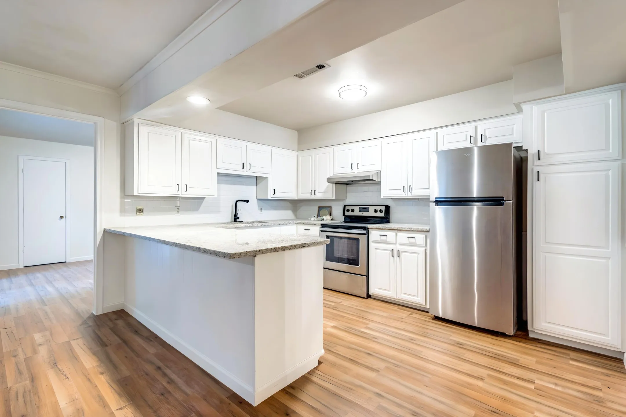 Duplex For Rent in Grayson County , 524 N Woods Drive, Sherman, Texas 75092, 3 Bedroom, 2 Bathroom, Garage spaces, 1,212 Sqft, built in 1965, mls#21406940, Real Estate Agent in Sherman, Homes For Rent in Grayson county, Homes For Rent in Sherman, Realtor in Sherman Texas, Real Estate Brokerage Independent Realty Texas, Luminita Cordes Realtor