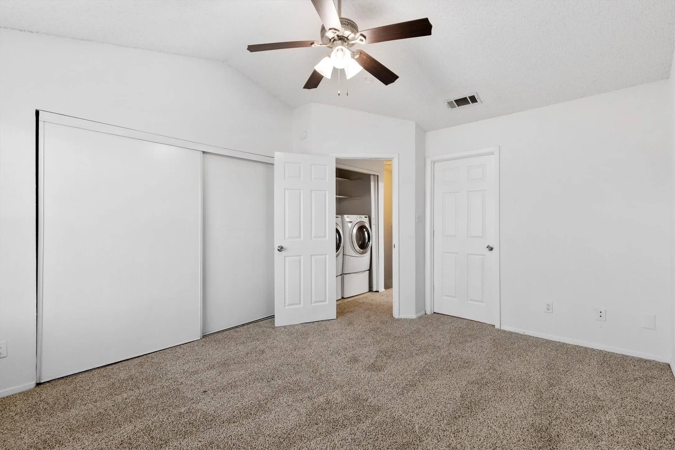 Condominium For Sale in Collin County , 3801 14th Street 1403, Plano, Texas 75074, 2 Bedroom, 2 Bathroom, Garage spaces, 975 Sqft, built in 1985, mls#21404710, Real Estate Agent in Plano, Homes For Sale in Collin county, Homes For Sale in Plano, Realtor in Plano Texas, Real Estate Brokerage Independent Realty Texas, Luminita Cordes Realtor