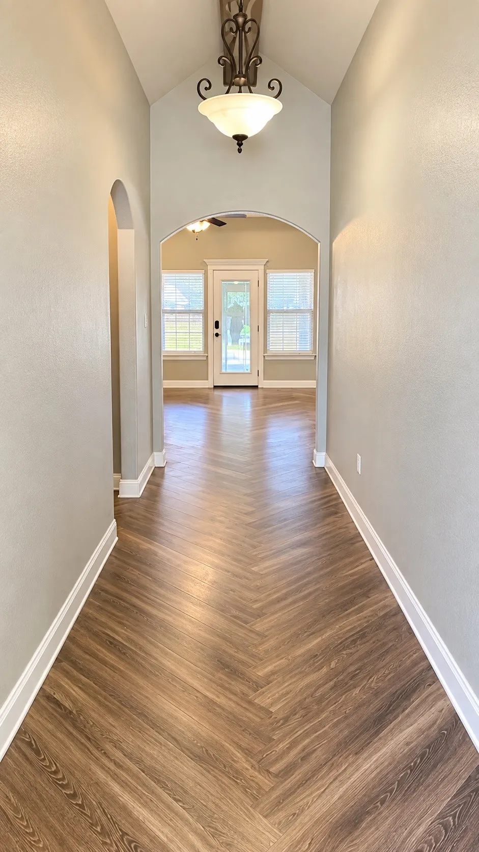 Single Family Residence For Rent in Taylor County , 3738 Bettes Lane, Abilene, Texas 79606, 3 Bedroom, 2 Bathroom, 2 Garage spaces, 1,756 Sqft, built in 2015, mls#21406942, Real Estate Agent in Abilene, Homes For Rent in Taylor county, Homes For Rent in Abilene, Realtor in Abilene Texas, Real Estate Brokerage Independent Realty Texas, Luminita Cordes Realtor