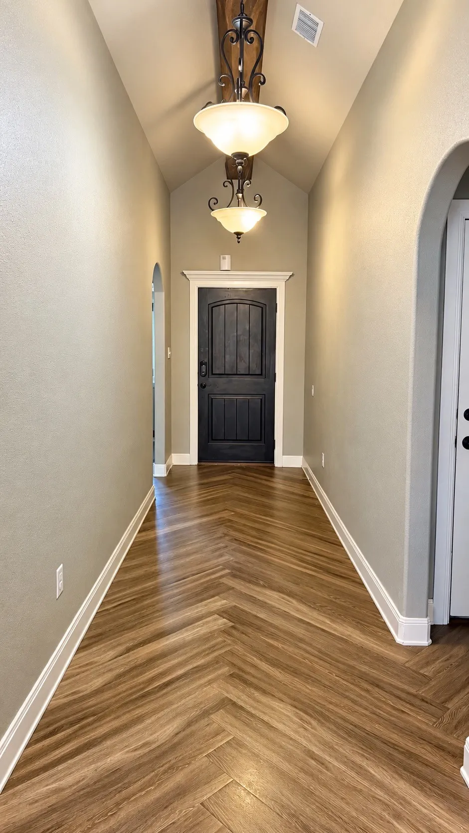 Single Family Residence For Rent in Taylor County , 3738 Bettes Lane, Abilene, Texas 79606, 3 Bedroom, 2 Bathroom, 2 Garage spaces, 1,756 Sqft, built in 2015, mls#21406942, Real Estate Agent in Abilene, Homes For Rent in Taylor county, Homes For Rent in Abilene, Realtor in Abilene Texas, Real Estate Brokerage Independent Realty Texas, Luminita Cordes Realtor