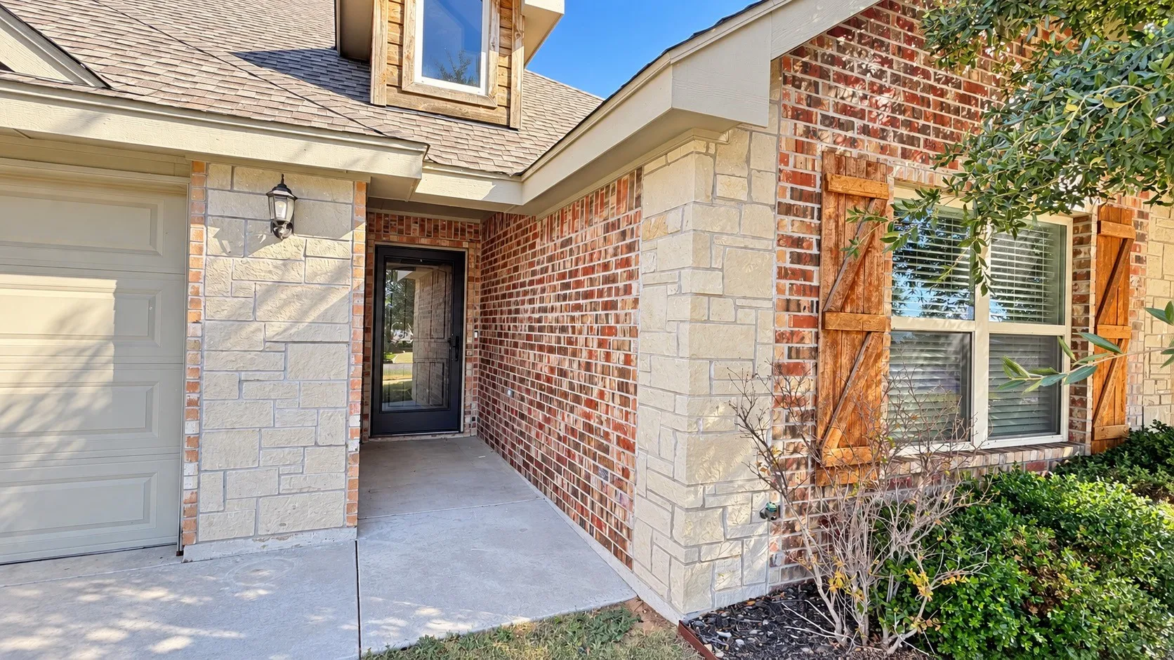 Single Family Residence For Rent in Taylor County , 3738 Bettes Lane, Abilene, Texas 79606, 3 Bedroom, 2 Bathroom, 2 Garage spaces, 1,756 Sqft, built in 2015, mls#21406942, Real Estate Agent in Abilene, Homes For Rent in Taylor county, Homes For Rent in Abilene, Realtor in Abilene Texas, Real Estate Brokerage Independent Realty Texas, Luminita Cordes Realtor