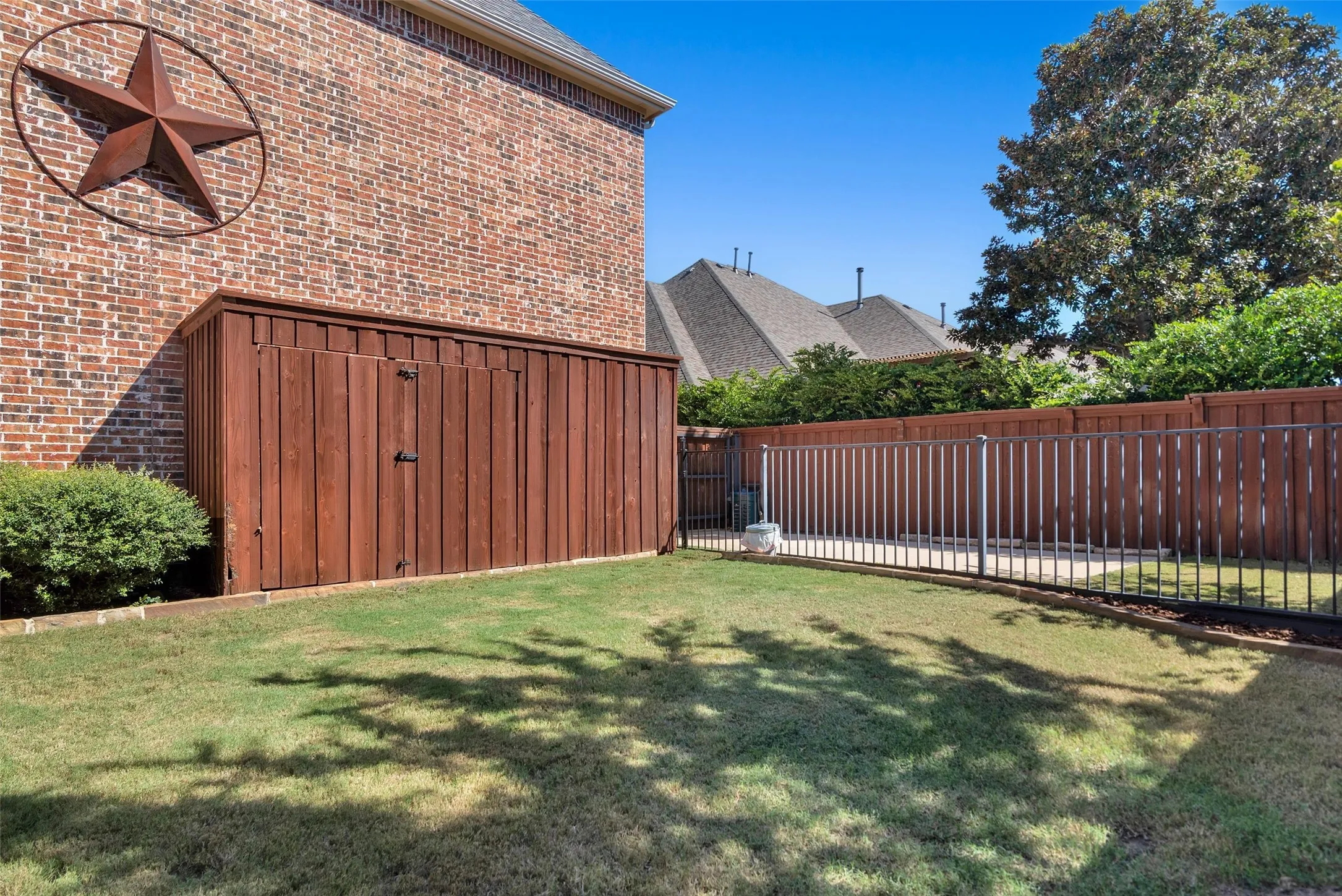 Single Family Residence For Sale in Collin County , 519 Pheasant Run Drive, Murphy, Texas 75094, 5 Bedroom, 4 Bathroom, 3 Garage spaces, 4,811 Sqft, built in 2007, mls#21406710, Real Estate Agent in Murphy, Homes For Sale in Collin county, Homes For Sale in Murphy, Realtor in Murphy Texas, Real Estate Brokerage Independent Realty Texas, Luminita Cordes Realtor