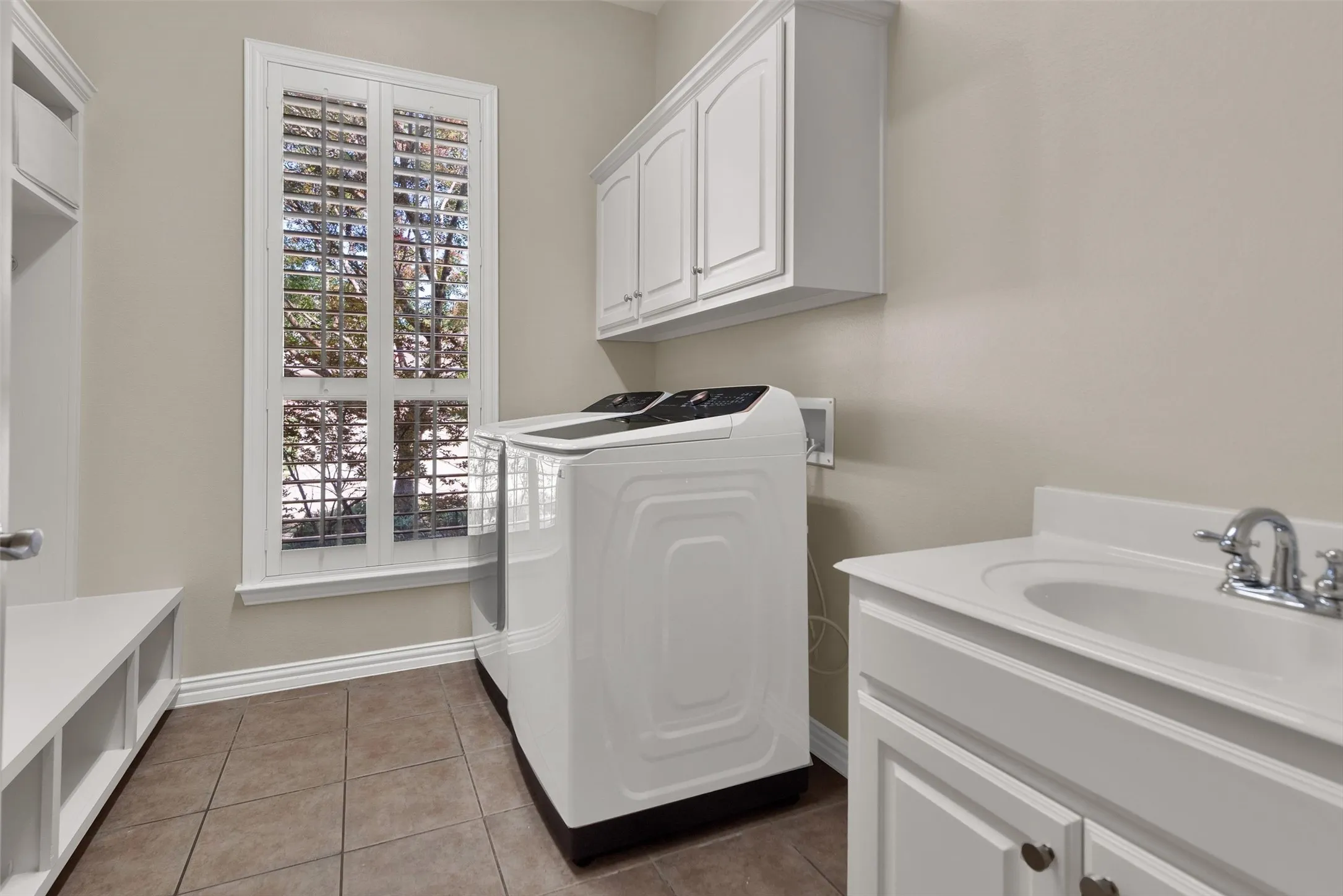 Single Family Residence For Sale in Collin County , 519 Pheasant Run Drive, Murphy, Texas 75094, 5 Bedroom, 4 Bathroom, 3 Garage spaces, 4,811 Sqft, built in 2007, mls#21406710, Real Estate Agent in Murphy, Homes For Sale in Collin county, Homes For Sale in Murphy, Realtor in Murphy Texas, Real Estate Brokerage Independent Realty Texas, Luminita Cordes Realtor
