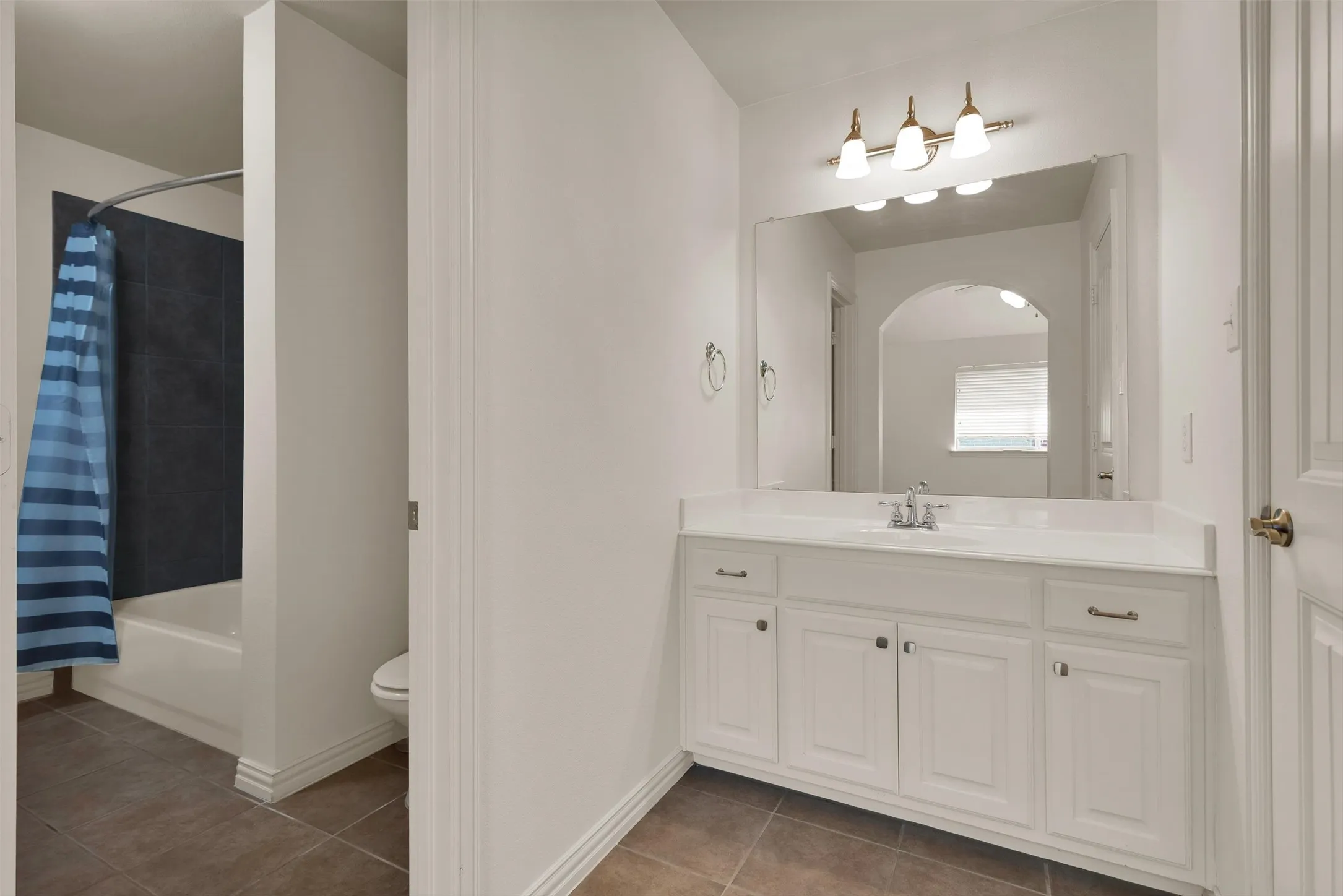 Single Family Residence For Sale in Collin County , 519 Pheasant Run Drive, Murphy, Texas 75094, 5 Bedroom, 4 Bathroom, 3 Garage spaces, 4,811 Sqft, built in 2007, mls#21406710, Real Estate Agent in Murphy, Homes For Sale in Collin county, Homes For Sale in Murphy, Realtor in Murphy Texas, Real Estate Brokerage Independent Realty Texas, Luminita Cordes Realtor