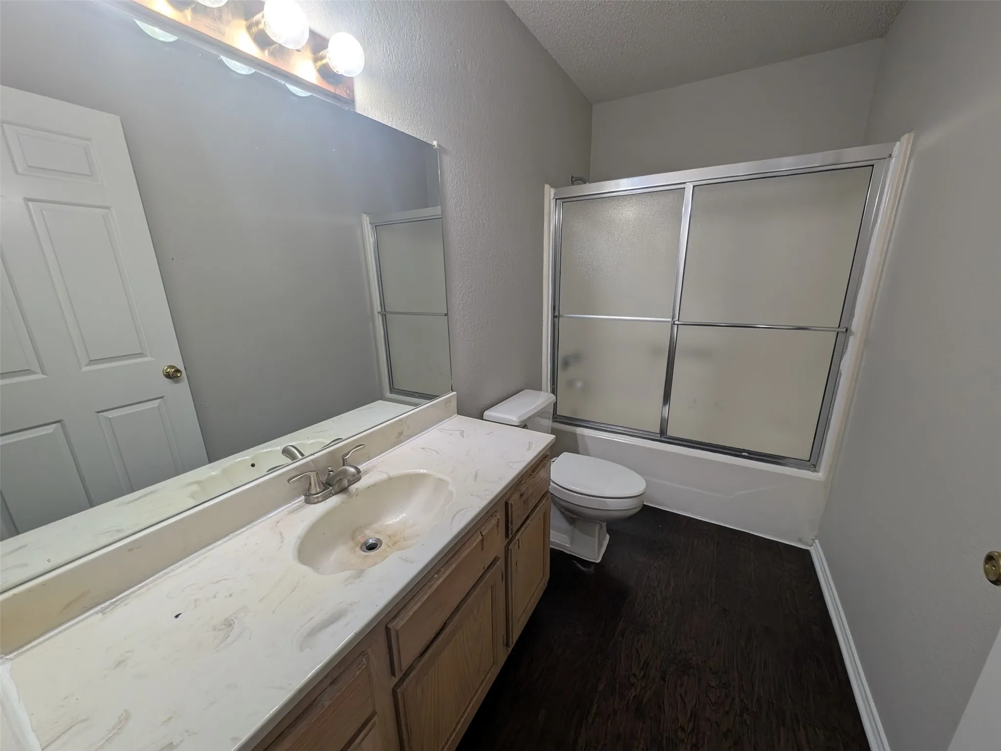 Quadruplex For Rent in Denton County , 115 Meadowview Drive 4, Justin, Texas 76247, 2 Bedroom, 2 Bathroom, 2 Garage spaces, 1,518 Sqft, built in 1987, mls#21406955, Real Estate Agent in Justin, Homes For Rent in Denton county, Homes For Rent in Justin, Realtor in Justin Texas, Real Estate Brokerage Independent Realty Texas, Luminita Cordes Realtor