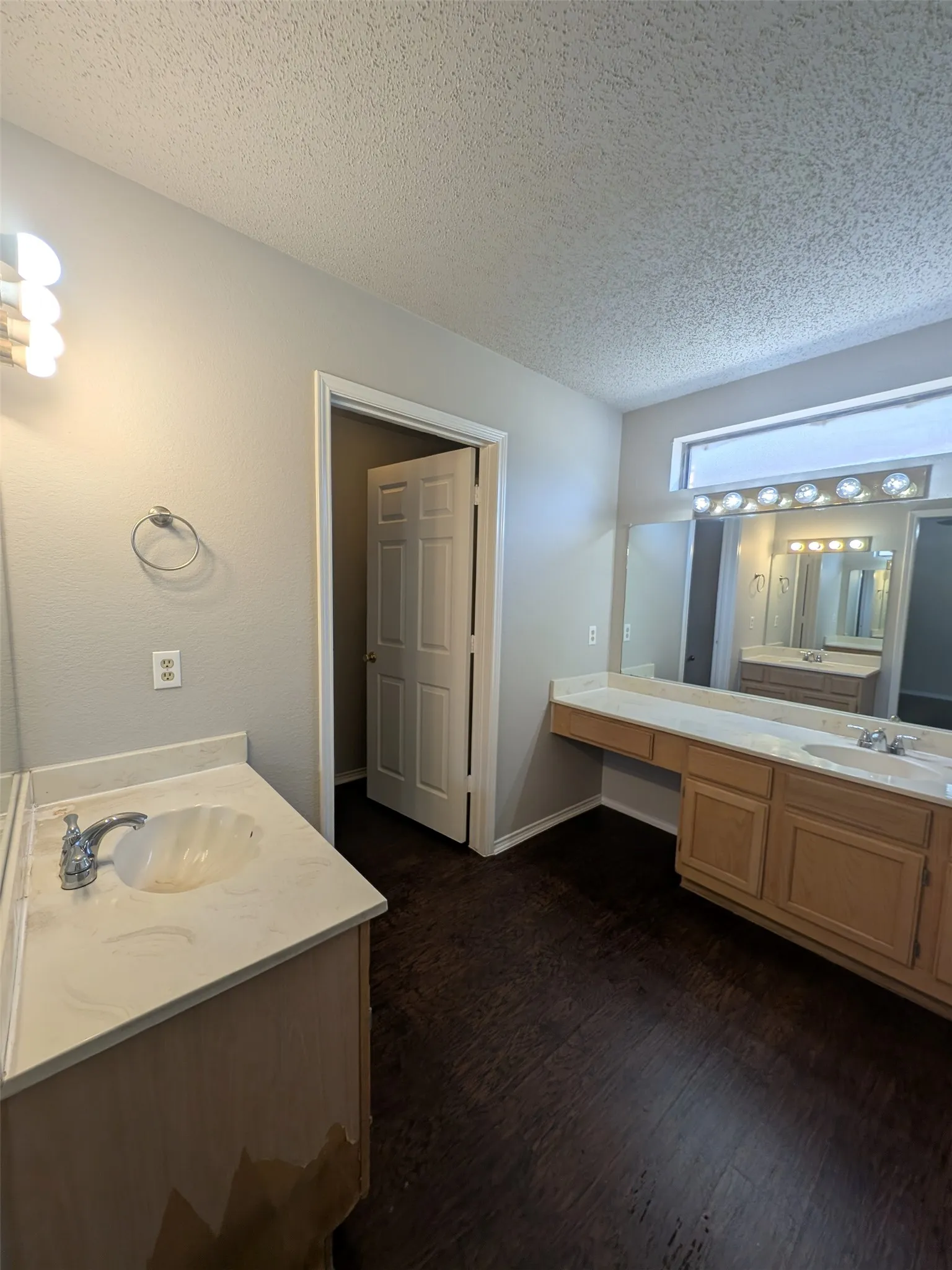 Quadruplex For Rent in Denton County , 115 Meadowview Drive 4, Justin, Texas 76247, 2 Bedroom, 2 Bathroom, 2 Garage spaces, 1,518 Sqft, built in 1987, mls#21406955, Real Estate Agent in Justin, Homes For Rent in Denton county, Homes For Rent in Justin, Realtor in Justin Texas, Real Estate Brokerage Independent Realty Texas, Luminita Cordes Realtor