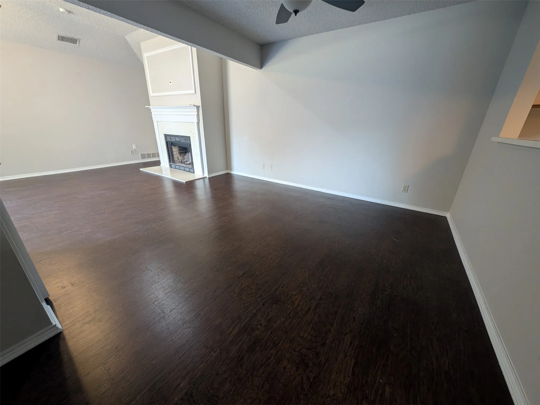 Quadruplex For Rent in Denton County , 115 Meadowview Drive 4, Justin, Texas 76247, 2 Bedroom, 2 Bathroom, 2 Garage spaces, 1,518 Sqft, built in 1987, mls#21406955, Real Estate Agent in Justin, Homes For Rent in Denton county, Homes For Rent in Justin, Realtor in Justin Texas, Real Estate Brokerage Independent Realty Texas, Luminita Cordes Realtor