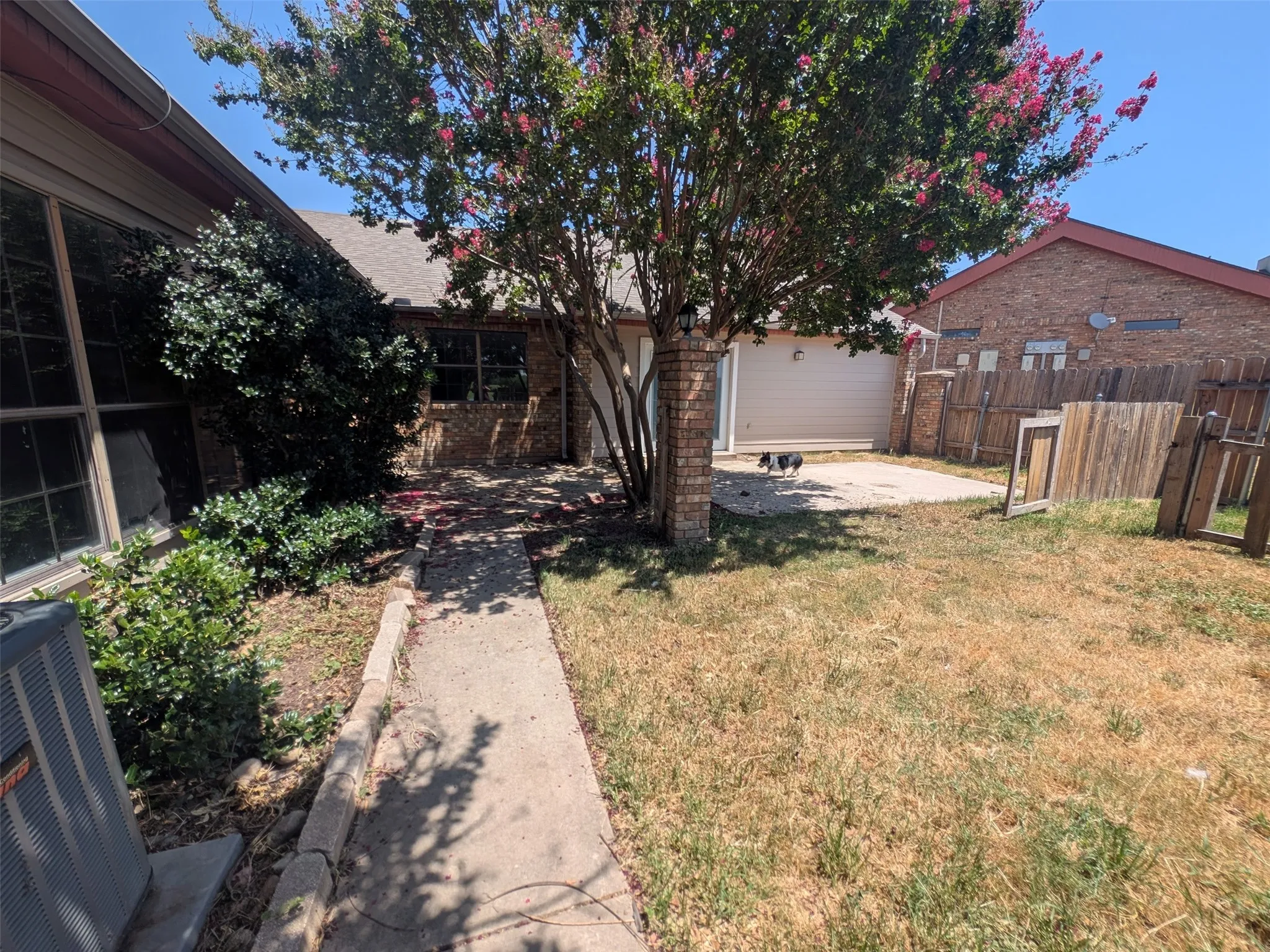 Quadruplex For Rent in Denton County , 115 Meadowview Drive 4, Justin, Texas 76247, 2 Bedroom, 2 Bathroom, 2 Garage spaces, 1,518 Sqft, built in 1987, mls#21406955, Real Estate Agent in Justin, Homes For Rent in Denton county, Homes For Rent in Justin, Realtor in Justin Texas, Real Estate Brokerage Independent Realty Texas, Luminita Cordes Realtor