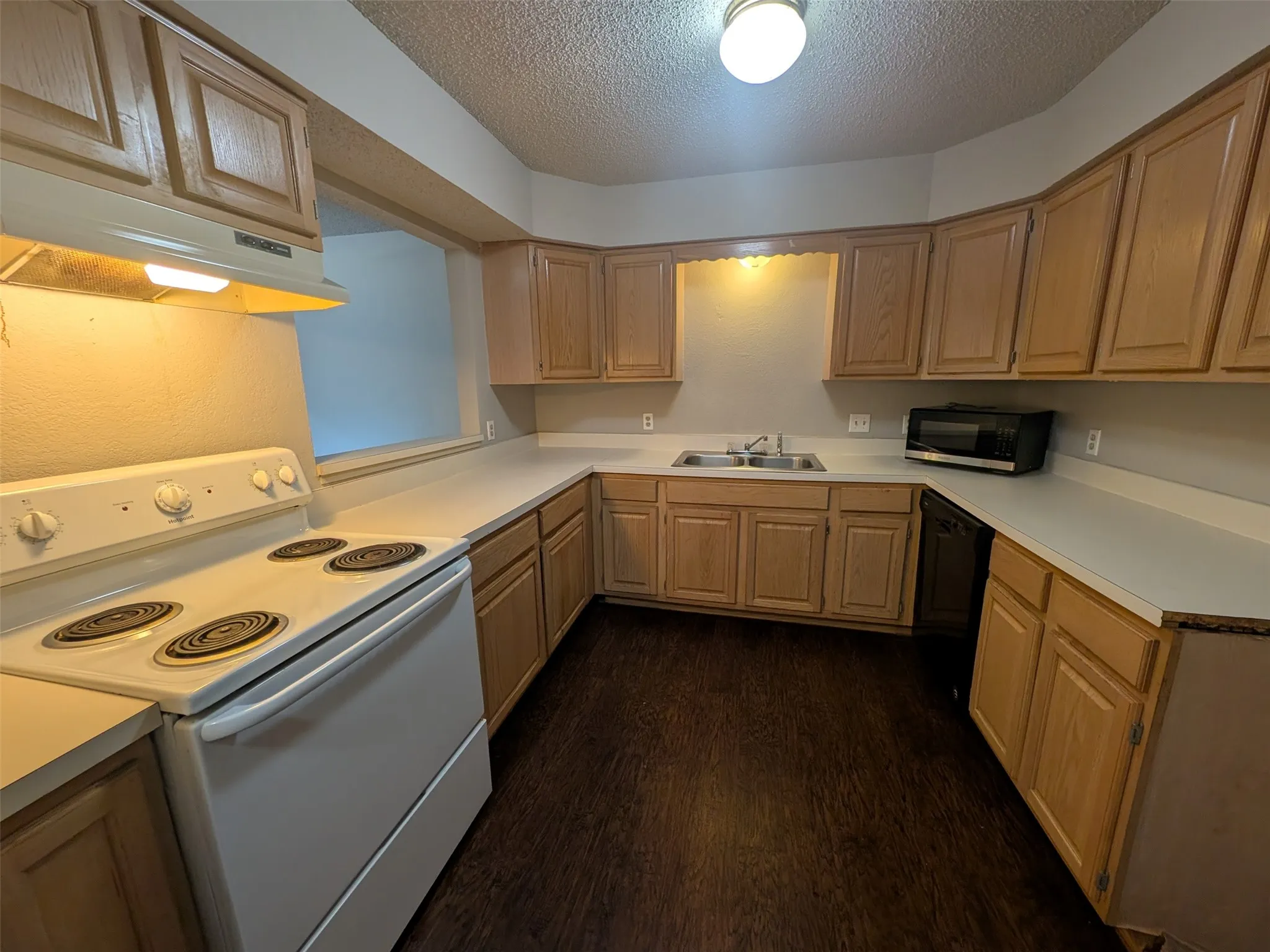 Quadruplex For Rent in Denton County , 115 Meadowview Drive 4, Justin, Texas 76247, 2 Bedroom, 2 Bathroom, 2 Garage spaces, 1,518 Sqft, built in 1987, mls#21406955, Real Estate Agent in Justin, Homes For Rent in Denton county, Homes For Rent in Justin, Realtor in Justin Texas, Real Estate Brokerage Independent Realty Texas, Luminita Cordes Realtor