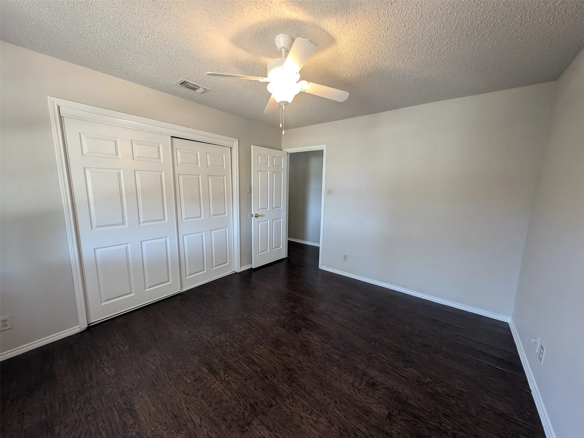 Quadruplex For Rent in Denton County , 115 Meadowview Drive 4, Justin, Texas 76247, 2 Bedroom, 2 Bathroom, 2 Garage spaces, 1,518 Sqft, built in 1987, mls#21406955, Real Estate Agent in Justin, Homes For Rent in Denton county, Homes For Rent in Justin, Realtor in Justin Texas, Real Estate Brokerage Independent Realty Texas, Luminita Cordes Realtor