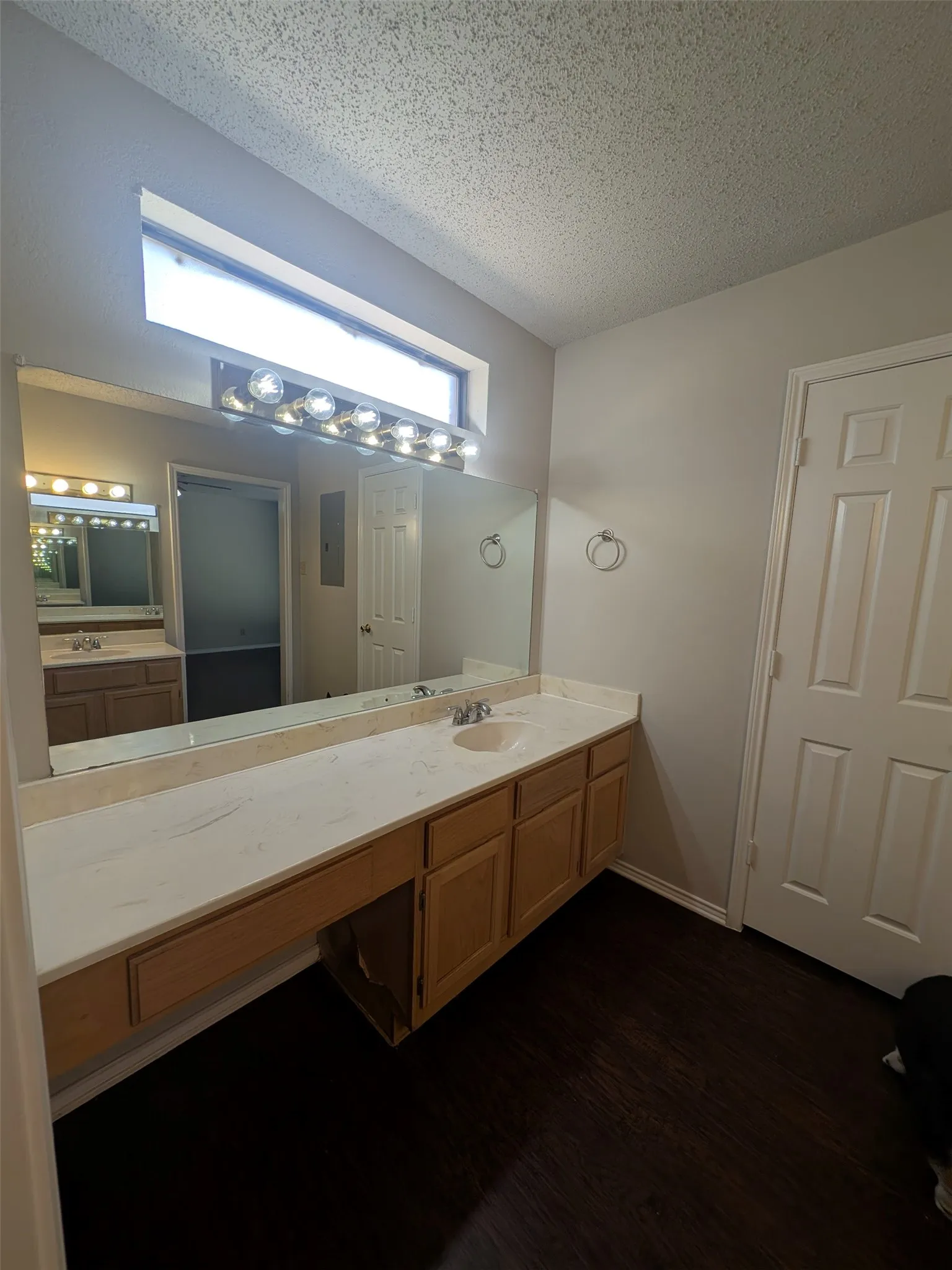 Quadruplex For Rent in Denton County , 115 Meadowview Drive 4, Justin, Texas 76247, 2 Bedroom, 2 Bathroom, 2 Garage spaces, 1,518 Sqft, built in 1987, mls#21406955, Real Estate Agent in Justin, Homes For Rent in Denton county, Homes For Rent in Justin, Realtor in Justin Texas, Real Estate Brokerage Independent Realty Texas, Luminita Cordes Realtor