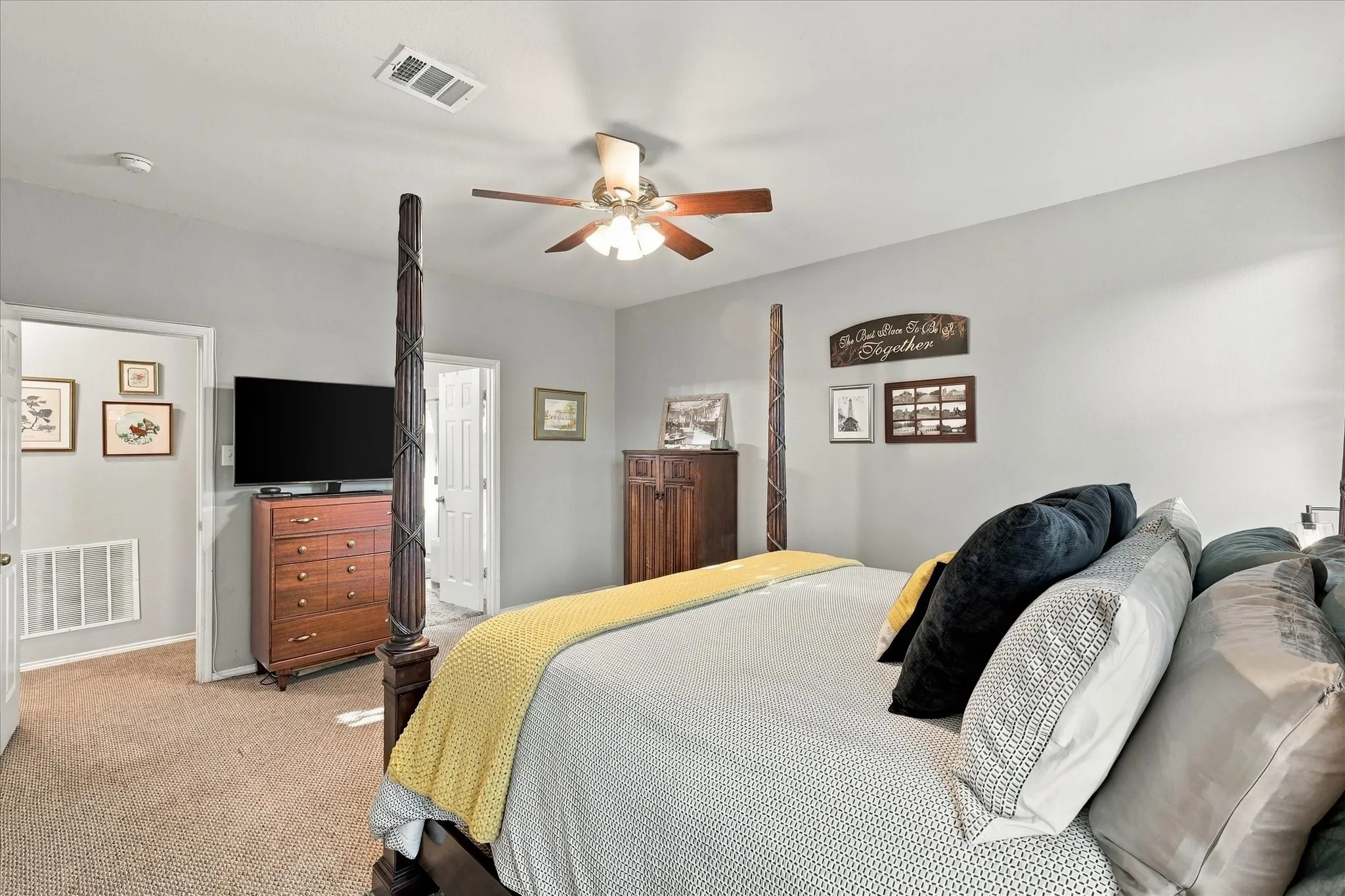 Single Family Residence For Sale in Denton County , 7800 Swan Park Drive, Denton, Texas 76210, 4 Bedroom, 3 Bathroom, 2 Garage spaces, 2,611 Sqft, built in 2002, mls#21406756, Real Estate Agent in Denton, Homes For Sale in Denton county, Homes For Sale in Denton, Realtor in Denton Texas, Real Estate Brokerage Independent Realty Texas, Luminita Cordes Realtor