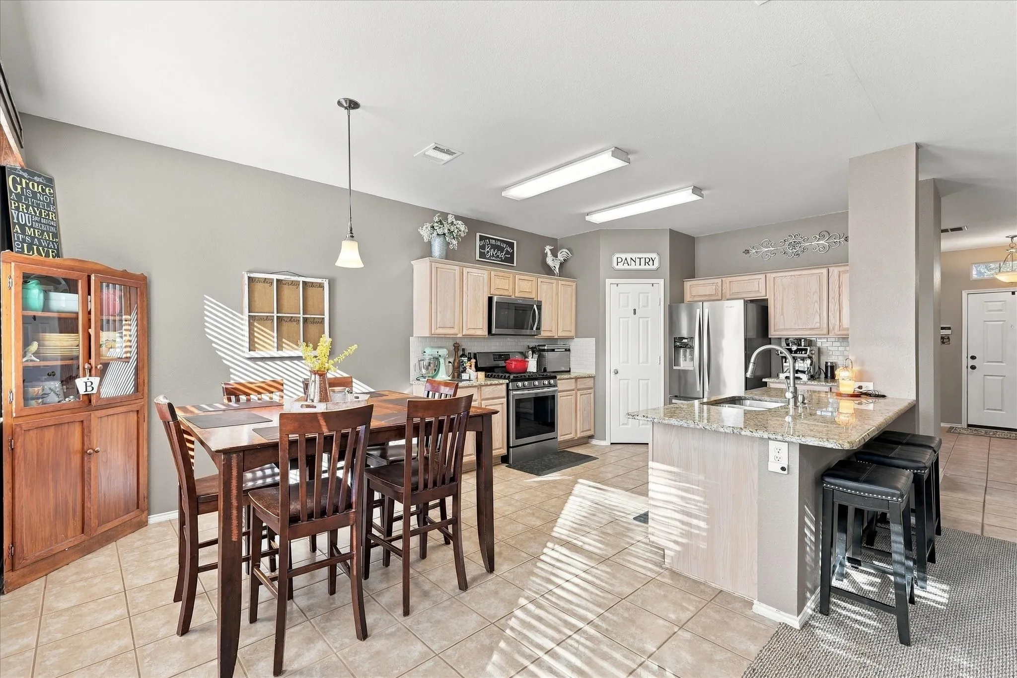 Single Family Residence For Sale in Denton County , 7800 Swan Park Drive, Denton, Texas 76210, 4 Bedroom, 3 Bathroom, 2 Garage spaces, 2,611 Sqft, built in 2002, mls#21406756, Real Estate Agent in Denton, Homes For Sale in Denton county, Homes For Sale in Denton, Realtor in Denton Texas, Real Estate Brokerage Independent Realty Texas, Luminita Cordes Realtor