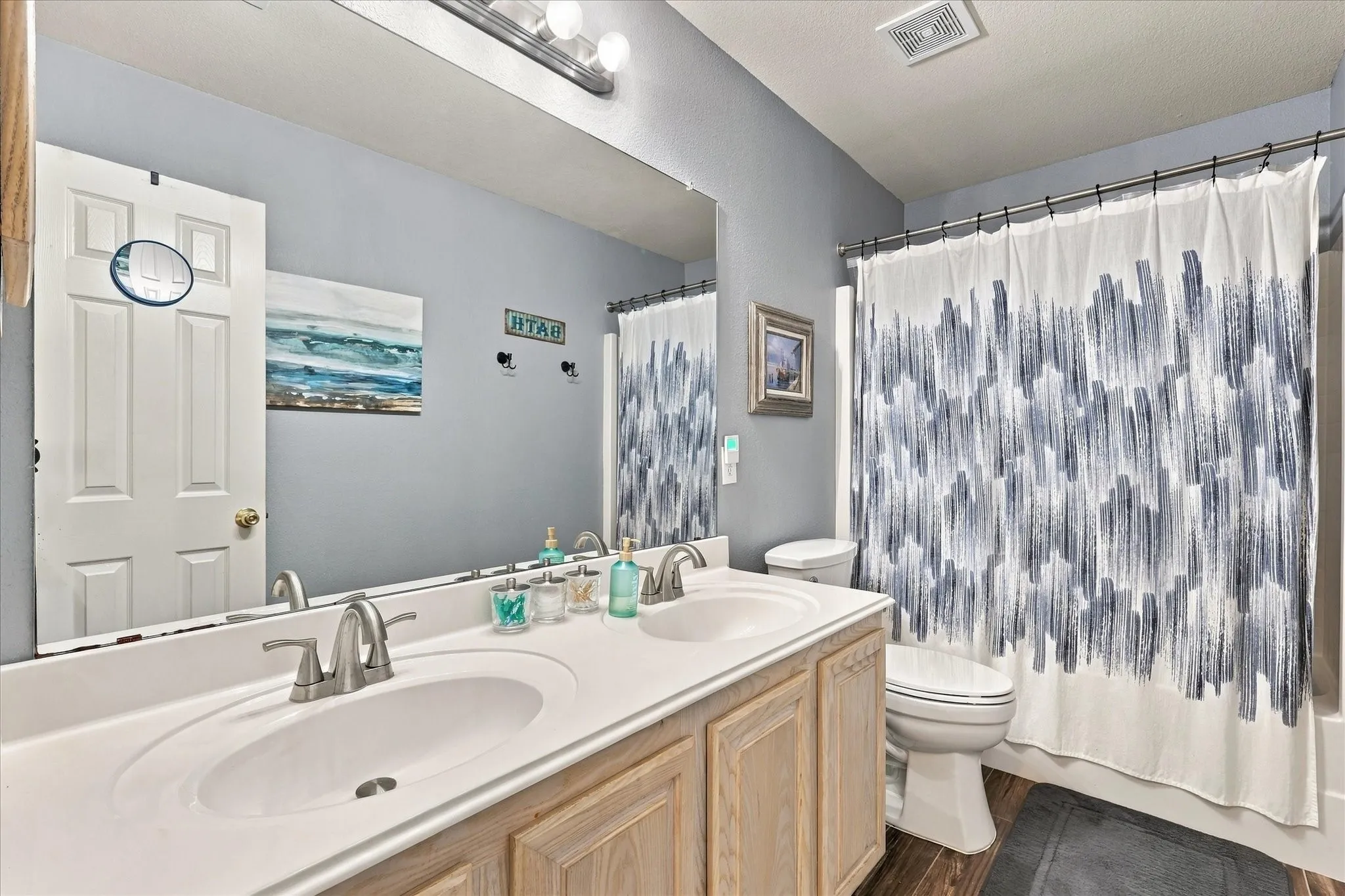 Single Family Residence For Sale in Denton County , 7800 Swan Park Drive, Denton, Texas 76210, 4 Bedroom, 3 Bathroom, 2 Garage spaces, 2,611 Sqft, built in 2002, mls#21406756, Real Estate Agent in Denton, Homes For Sale in Denton county, Homes For Sale in Denton, Realtor in Denton Texas, Real Estate Brokerage Independent Realty Texas, Luminita Cordes Realtor