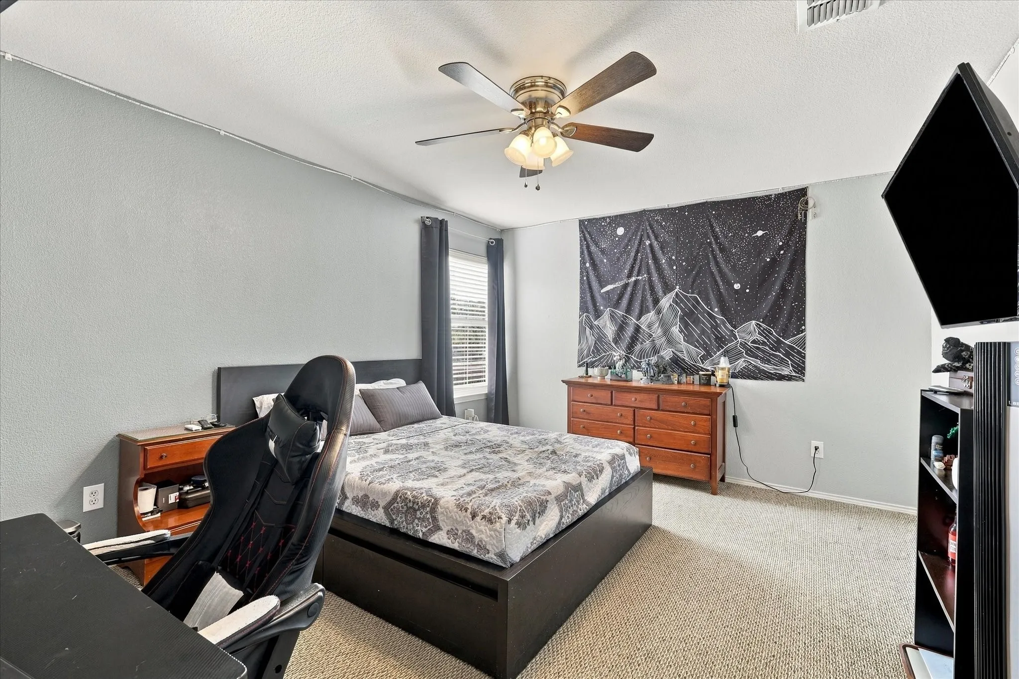 Single Family Residence For Sale in Denton County , 7800 Swan Park Drive, Denton, Texas 76210, 4 Bedroom, 3 Bathroom, 2 Garage spaces, 2,611 Sqft, built in 2002, mls#21406756, Real Estate Agent in Denton, Homes For Sale in Denton county, Homes For Sale in Denton, Realtor in Denton Texas, Real Estate Brokerage Independent Realty Texas, Luminita Cordes Realtor