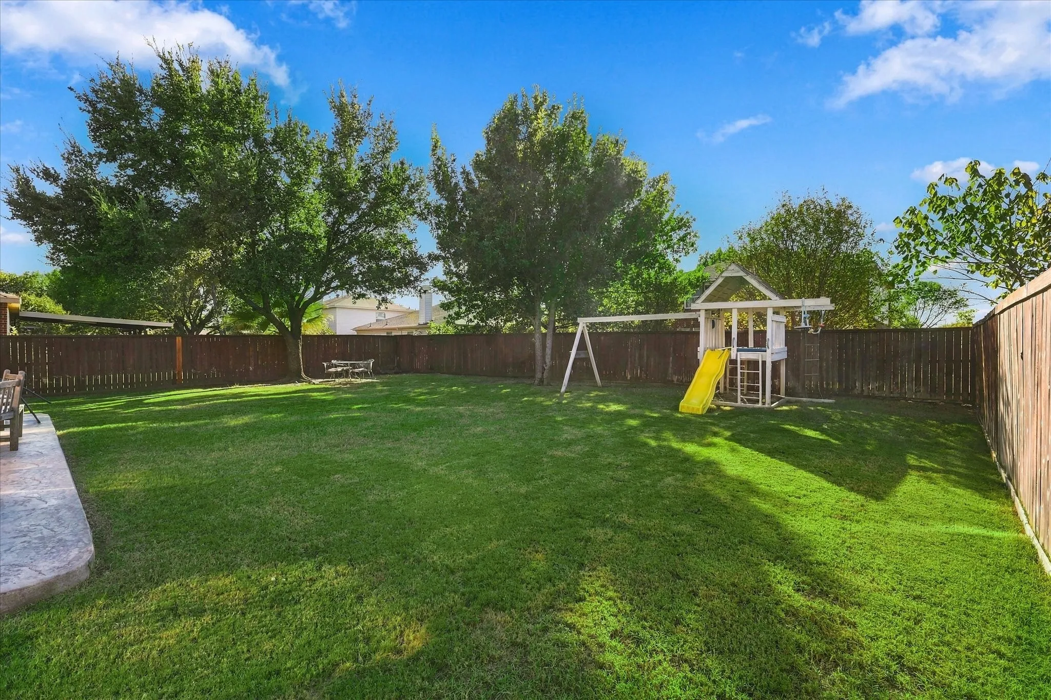 Single Family Residence For Sale in Denton County , 7800 Swan Park Drive, Denton, Texas 76210, 4 Bedroom, 3 Bathroom, 2 Garage spaces, 2,611 Sqft, built in 2002, mls#21406756, Real Estate Agent in Denton, Homes For Sale in Denton county, Homes For Sale in Denton, Realtor in Denton Texas, Real Estate Brokerage Independent Realty Texas, Luminita Cordes Realtor