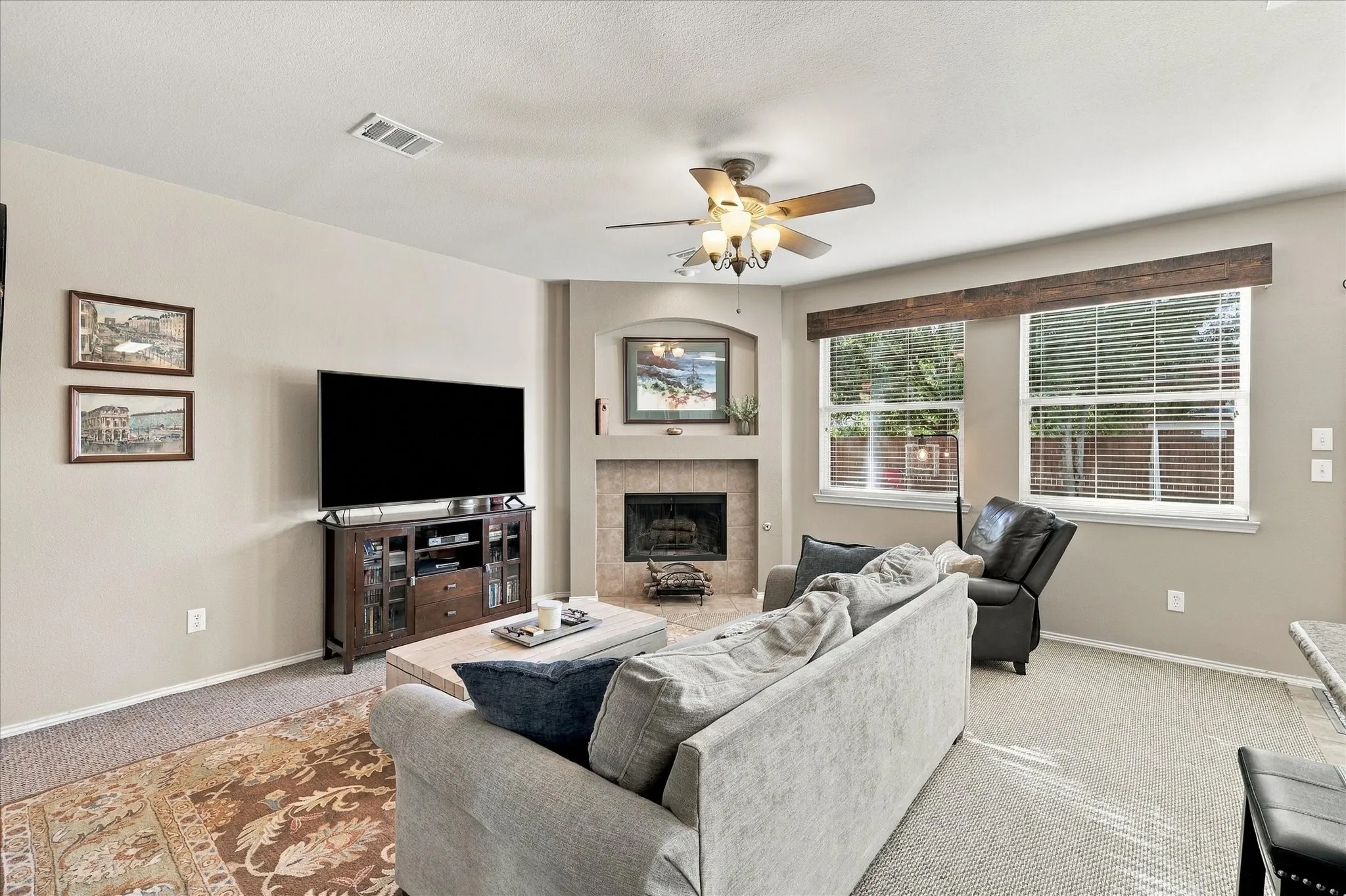Single Family Residence For Sale in Denton County , 7800 Swan Park Drive, Denton, Texas 76210, 4 Bedroom, 3 Bathroom, 2 Garage spaces, 2,611 Sqft, built in 2002, mls#21406756, Real Estate Agent in Denton, Homes For Sale in Denton county, Homes For Sale in Denton, Realtor in Denton Texas, Real Estate Brokerage Independent Realty Texas, Luminita Cordes Realtor