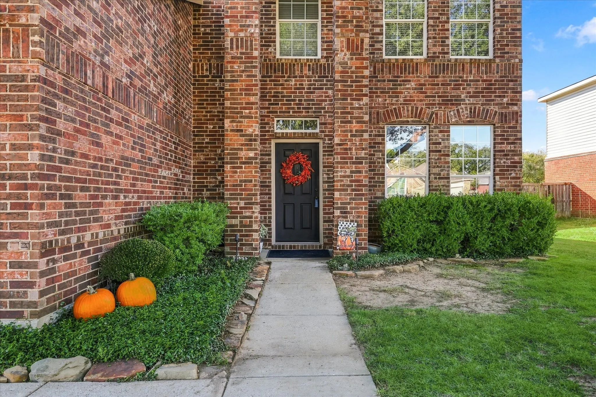 Single Family Residence For Sale in Denton County , 7800 Swan Park Drive, Denton, Texas 76210, 4 Bedroom, 3 Bathroom, 2 Garage spaces, 2,611 Sqft, built in 2002, mls#21406756, Real Estate Agent in Denton, Homes For Sale in Denton county, Homes For Sale in Denton, Realtor in Denton Texas, Real Estate Brokerage Independent Realty Texas, Luminita Cordes Realtor