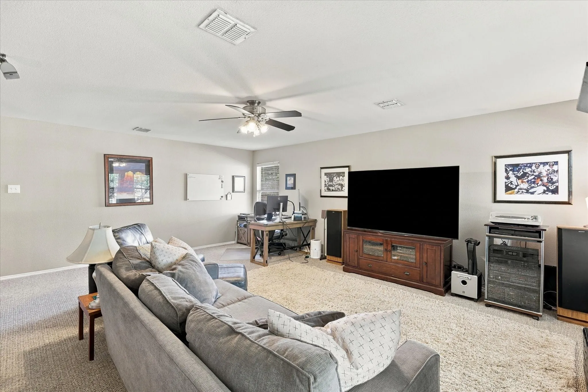 Single Family Residence For Sale in Denton County , 7800 Swan Park Drive, Denton, Texas 76210, 4 Bedroom, 3 Bathroom, 2 Garage spaces, 2,611 Sqft, built in 2002, mls#21406756, Real Estate Agent in Denton, Homes For Sale in Denton county, Homes For Sale in Denton, Realtor in Denton Texas, Real Estate Brokerage Independent Realty Texas, Luminita Cordes Realtor