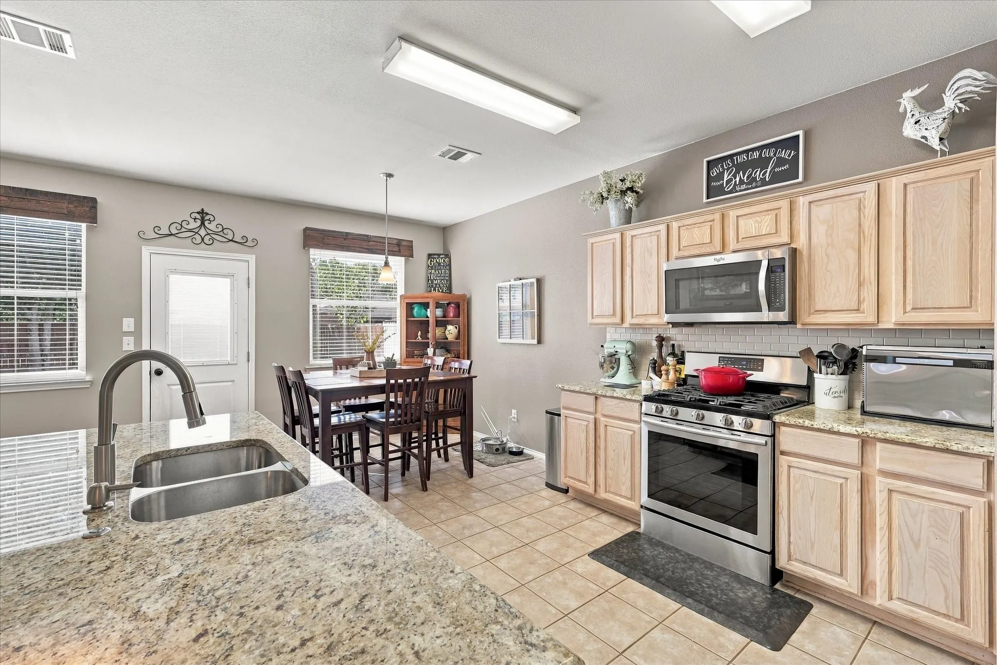 Single Family Residence For Sale in Denton County , 7800 Swan Park Drive, Denton, Texas 76210, 4 Bedroom, 3 Bathroom, 2 Garage spaces, 2,611 Sqft, built in 2002, mls#21406756, Real Estate Agent in Denton, Homes For Sale in Denton county, Homes For Sale in Denton, Realtor in Denton Texas, Real Estate Brokerage Independent Realty Texas, Luminita Cordes Realtor