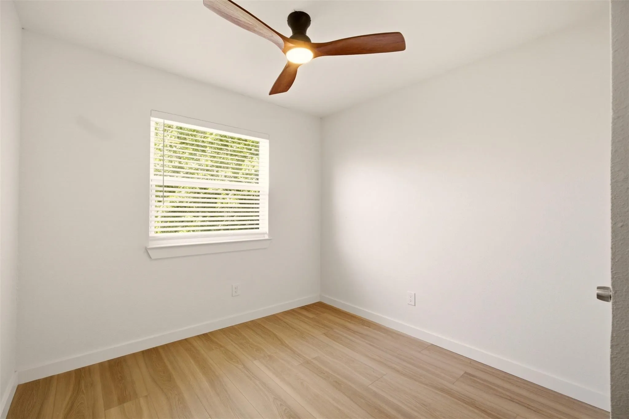 Apartment For Rent in Tarrant County , 908 Isbell Road D, Fort Worth, Texas 76114, 2 Bedroom, 2 Bathroom, Garage spaces, 920 Sqft, built in 1983, mls#21401408, Real Estate Agent in Fort Worth, Homes For Rent in Tarrant county, Homes For Rent in Fort Worth, Realtor in Fort Worth Texas, Real Estate Brokerage Independent Realty Texas, Luminita Cordes Realtor