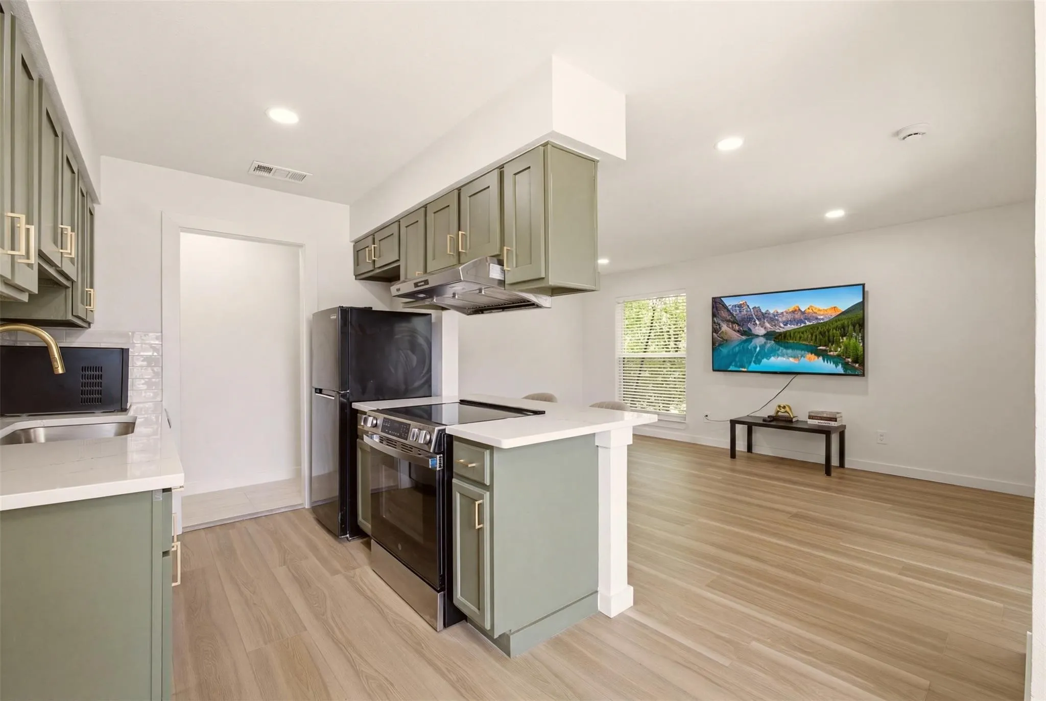 Apartment For Rent in Tarrant County , 908 Isbell Road D, Fort Worth, Texas 76114, 2 Bedroom, 2 Bathroom, Garage spaces, 920 Sqft, built in 1983, mls#21401408, Real Estate Agent in Fort Worth, Homes For Rent in Tarrant county, Homes For Rent in Fort Worth, Realtor in Fort Worth Texas, Real Estate Brokerage Independent Realty Texas, Luminita Cordes Realtor