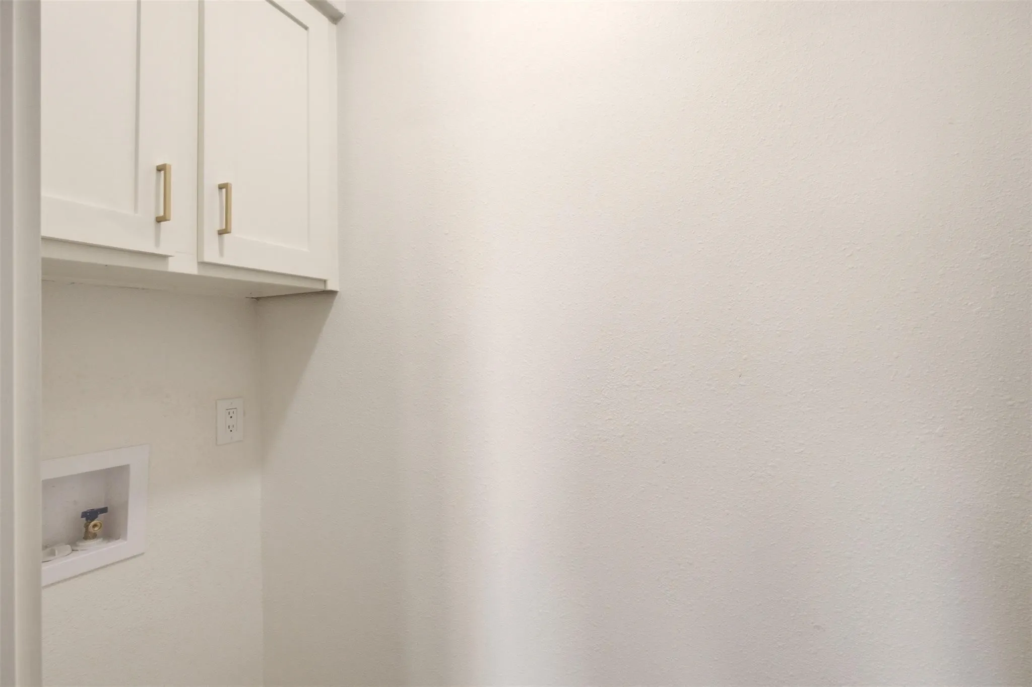 Apartment For Rent in Tarrant County , 908 Isbell Road D, Fort Worth, Texas 76114, 2 Bedroom, 2 Bathroom, Garage spaces, 920 Sqft, built in 1983, mls#21401408, Real Estate Agent in Fort Worth, Homes For Rent in Tarrant county, Homes For Rent in Fort Worth, Realtor in Fort Worth Texas, Real Estate Brokerage Independent Realty Texas, Luminita Cordes Realtor